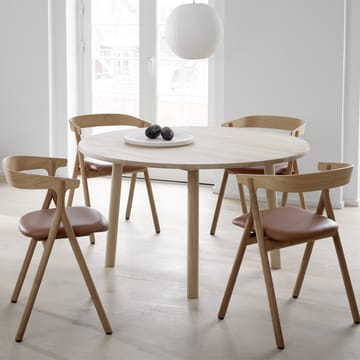 Yksi 3341 stol - Canvas 114 sand-lakkert eik - Fredericia Furniture