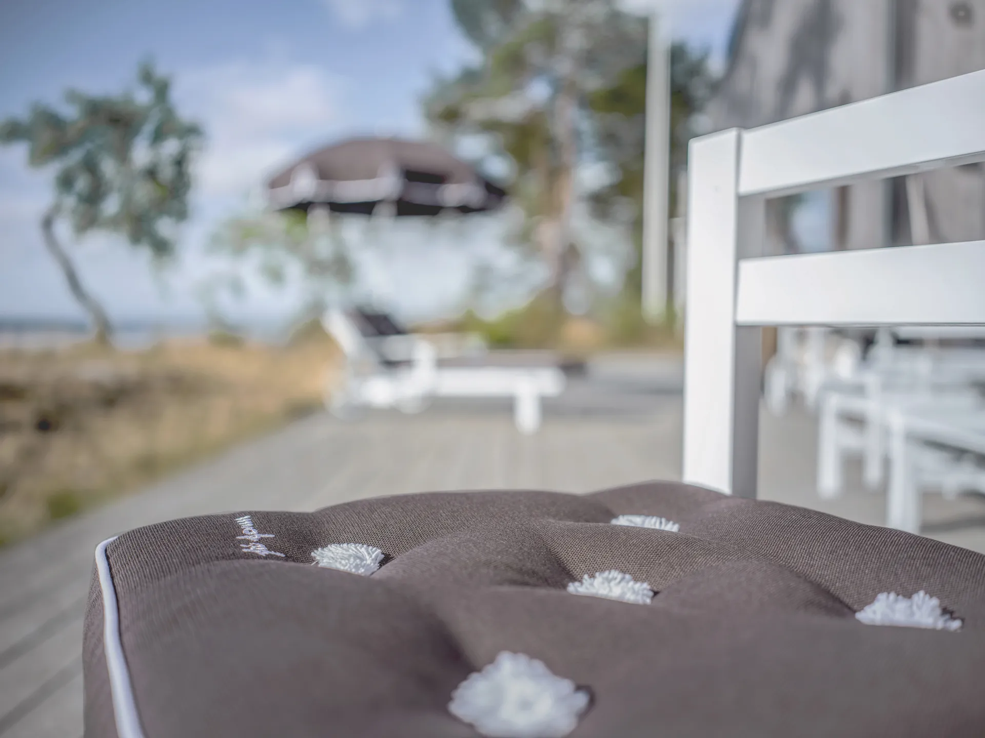 Stol 06, White Fri Form