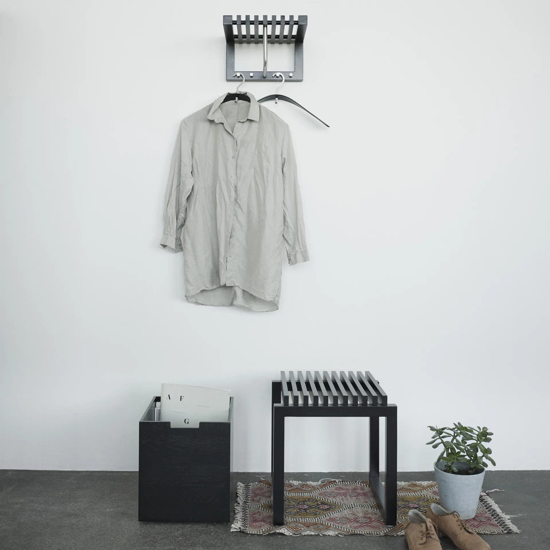 Cutter krakk, svartlakkert eik Fritz Hansen