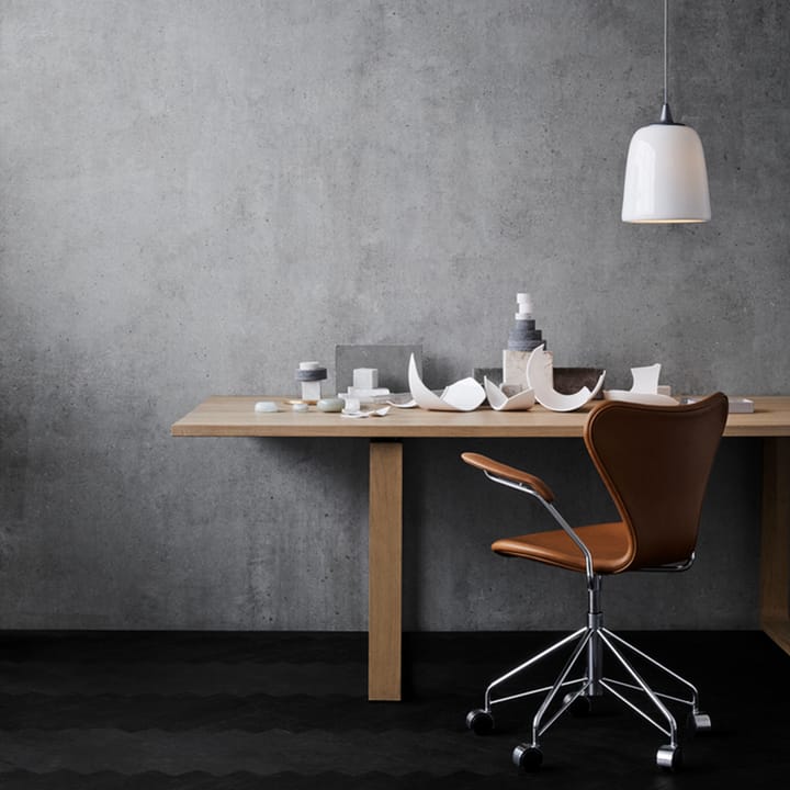 Essay CM12 spisebord, Oljad eik Fritz Hansen