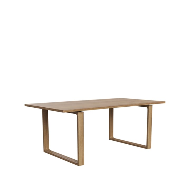 Essay CM12 spisebord - Oljad eik - Fritz Hansen