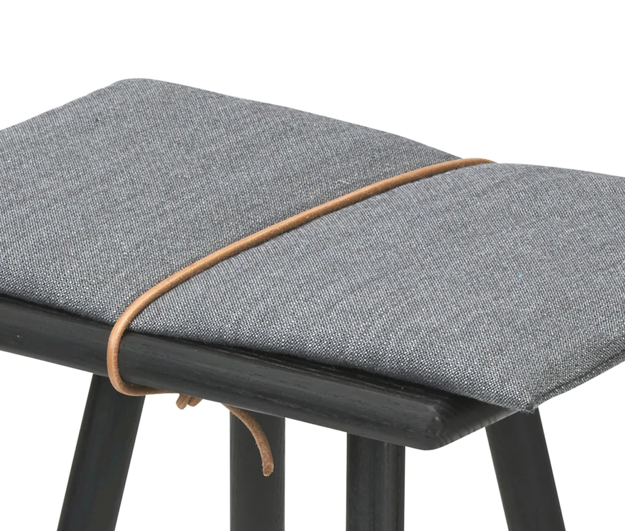 Georg ullpute med rem til krakk/barstol, Lysegrå-natur Fritz Hansen