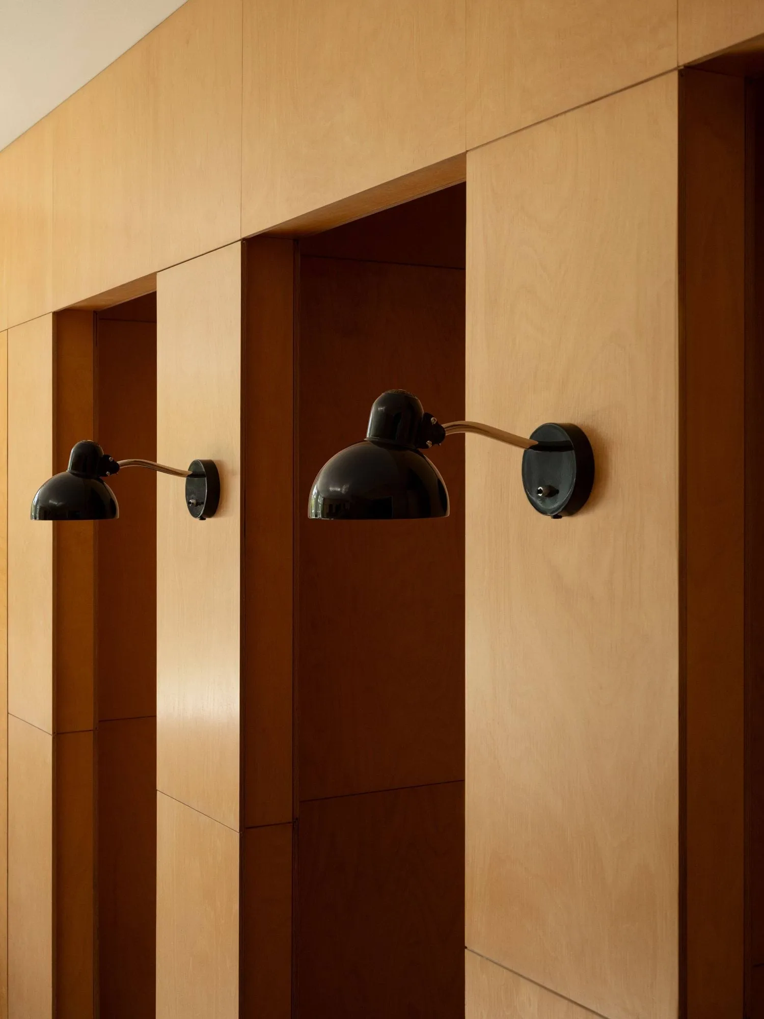 Kaiser Idell 6567-W vegglampe, Matt black Fritz Hansen