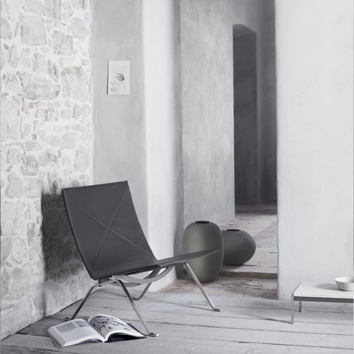 PK22 lenestol, Leather aura svartbrun Fritz Hansen