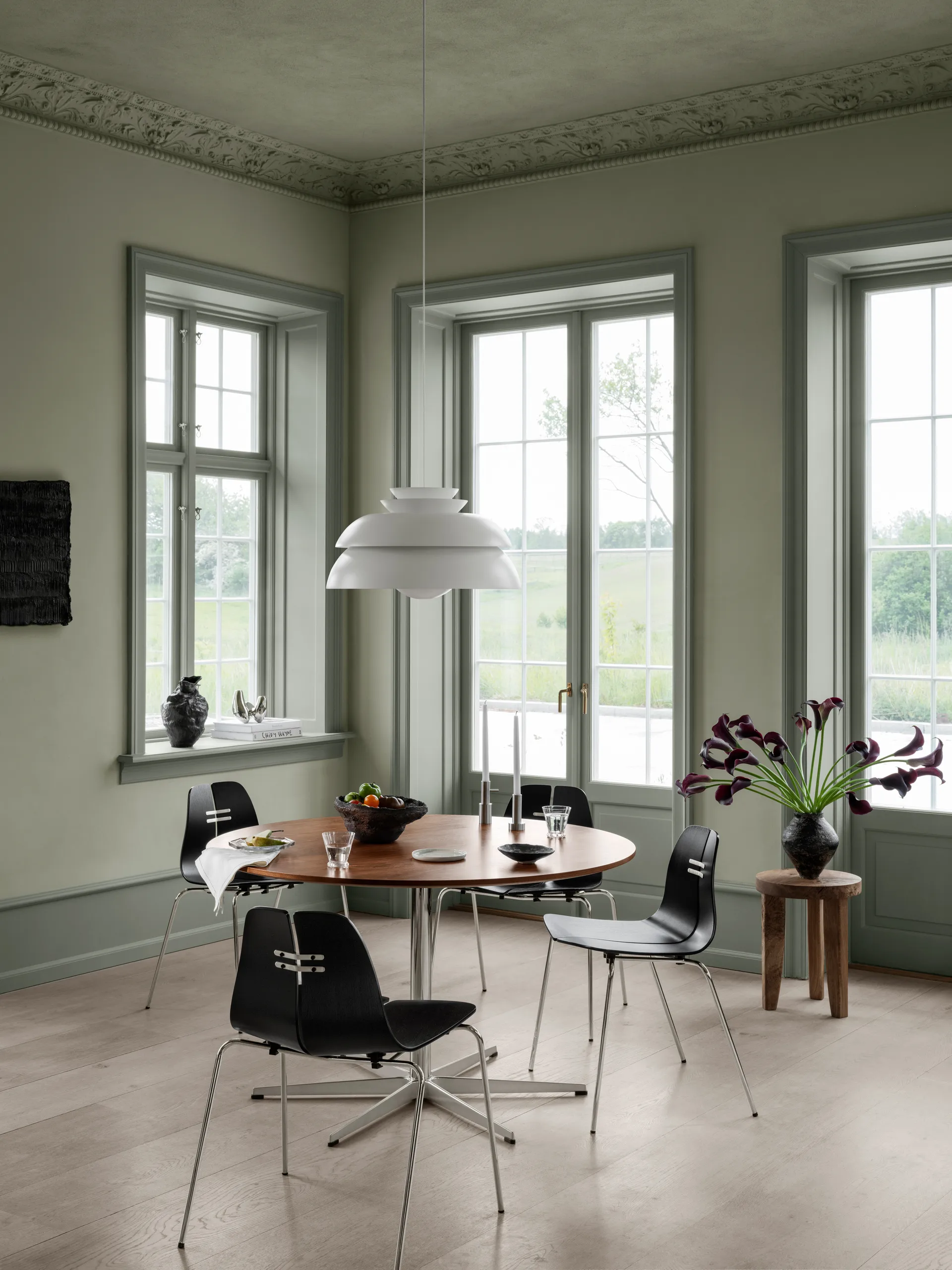 PK3 stol, Svart ask-rostfritt stålfot Fritz Hansen