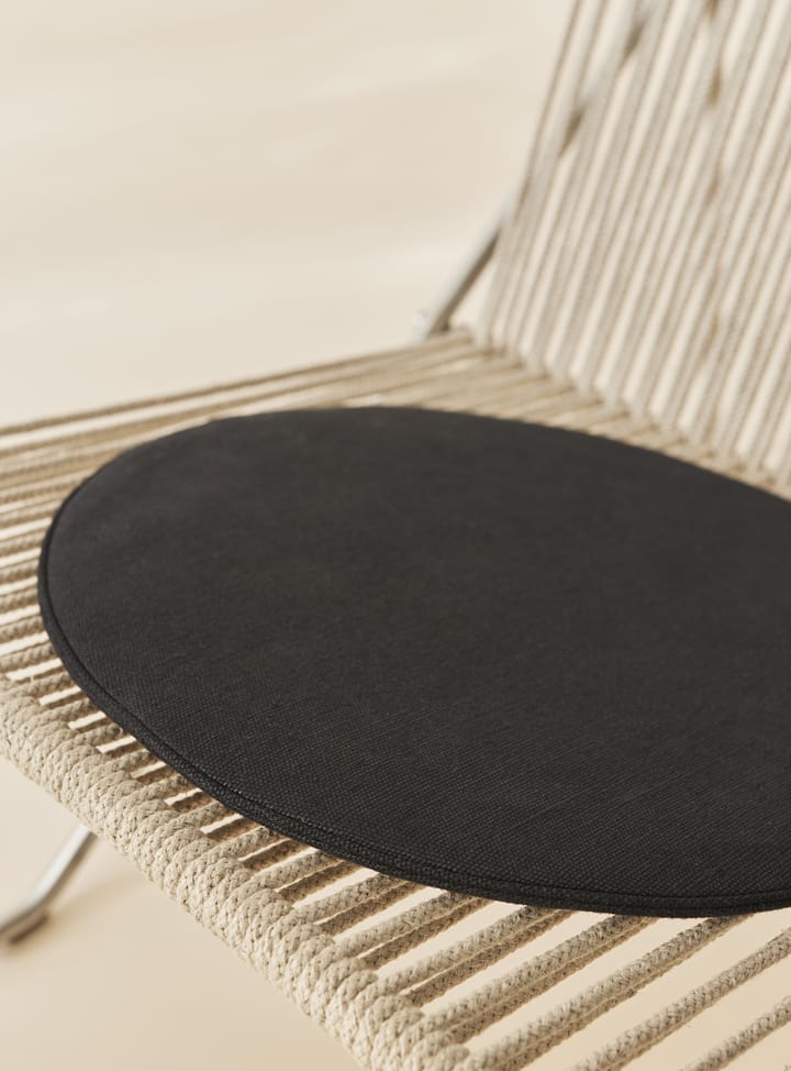 PK4 loungestol med pute, Rustfritt stål-natur-svart Fritz Hansen