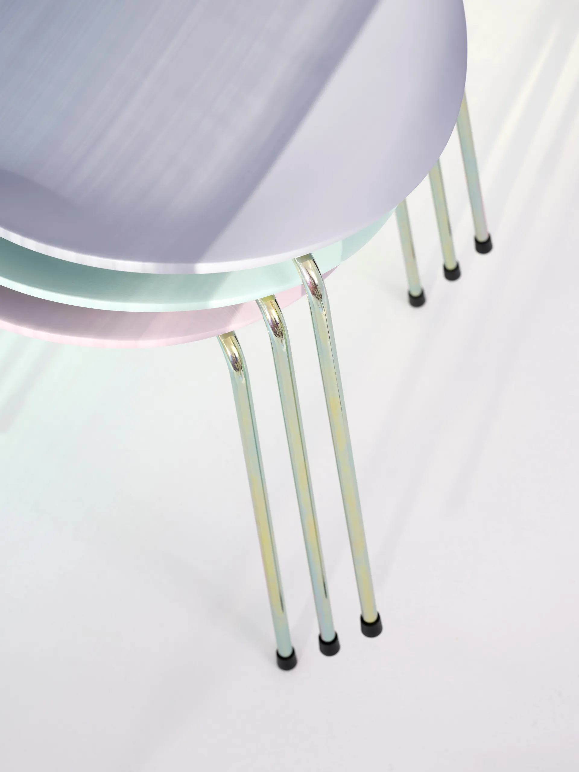 Sjuan 3107 7:14 AM stol, Pink-rainbow Fritz Hansen