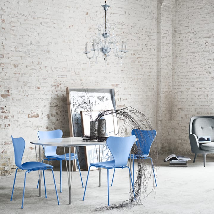 Sjuan 3107 stol, Svart-farget ask-svart stativ Fritz Hansen