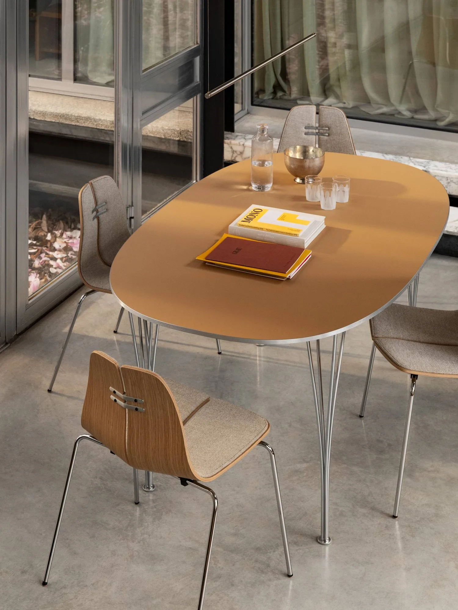 Superellipse B616 spisebord 170x100 cm, Amber, 170x100x72 cm Fritz Hansen