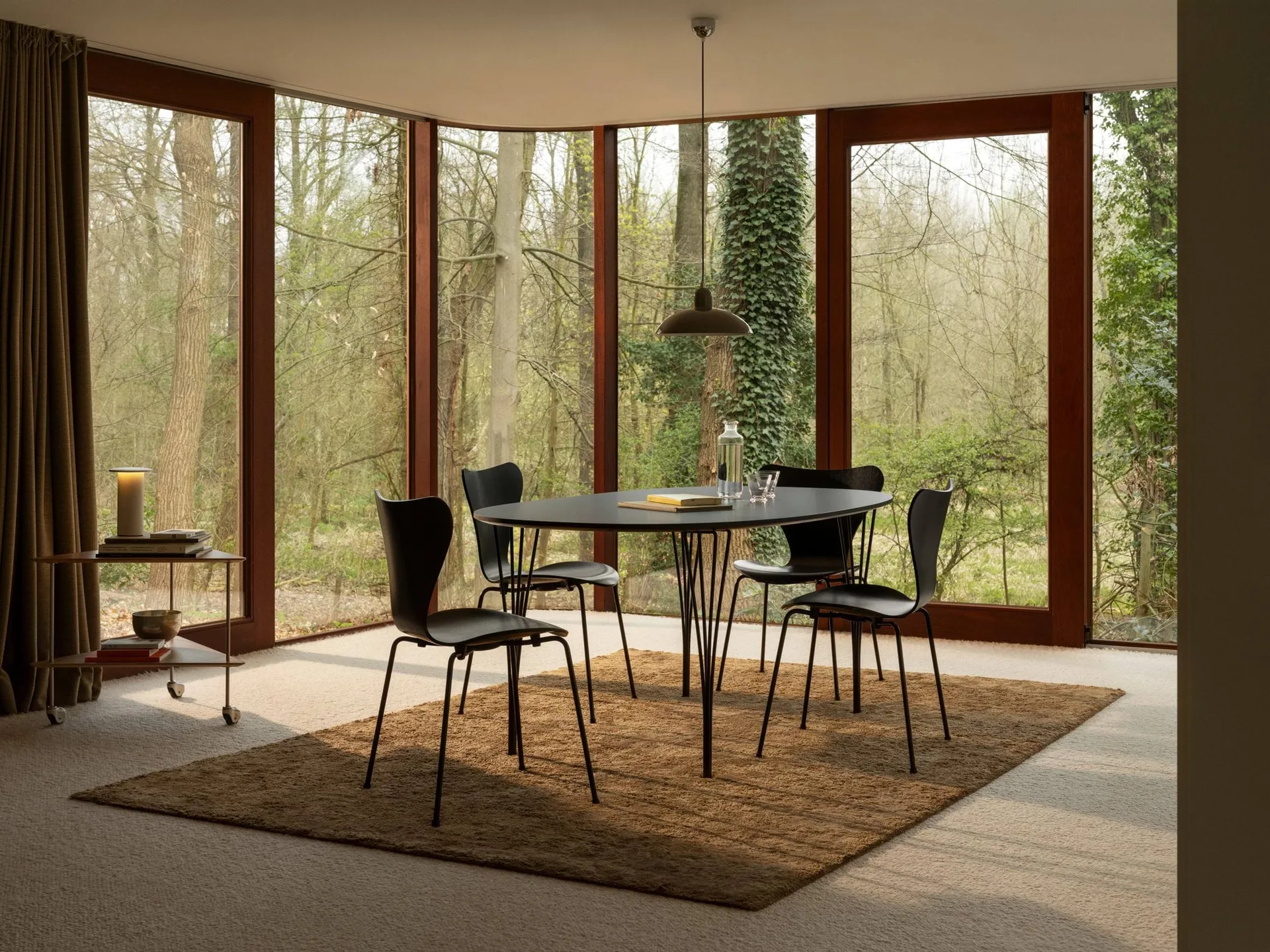 Superellipse B616 spisebord 170x100 cm, Black, 170x100x72 cm Fritz Hansen