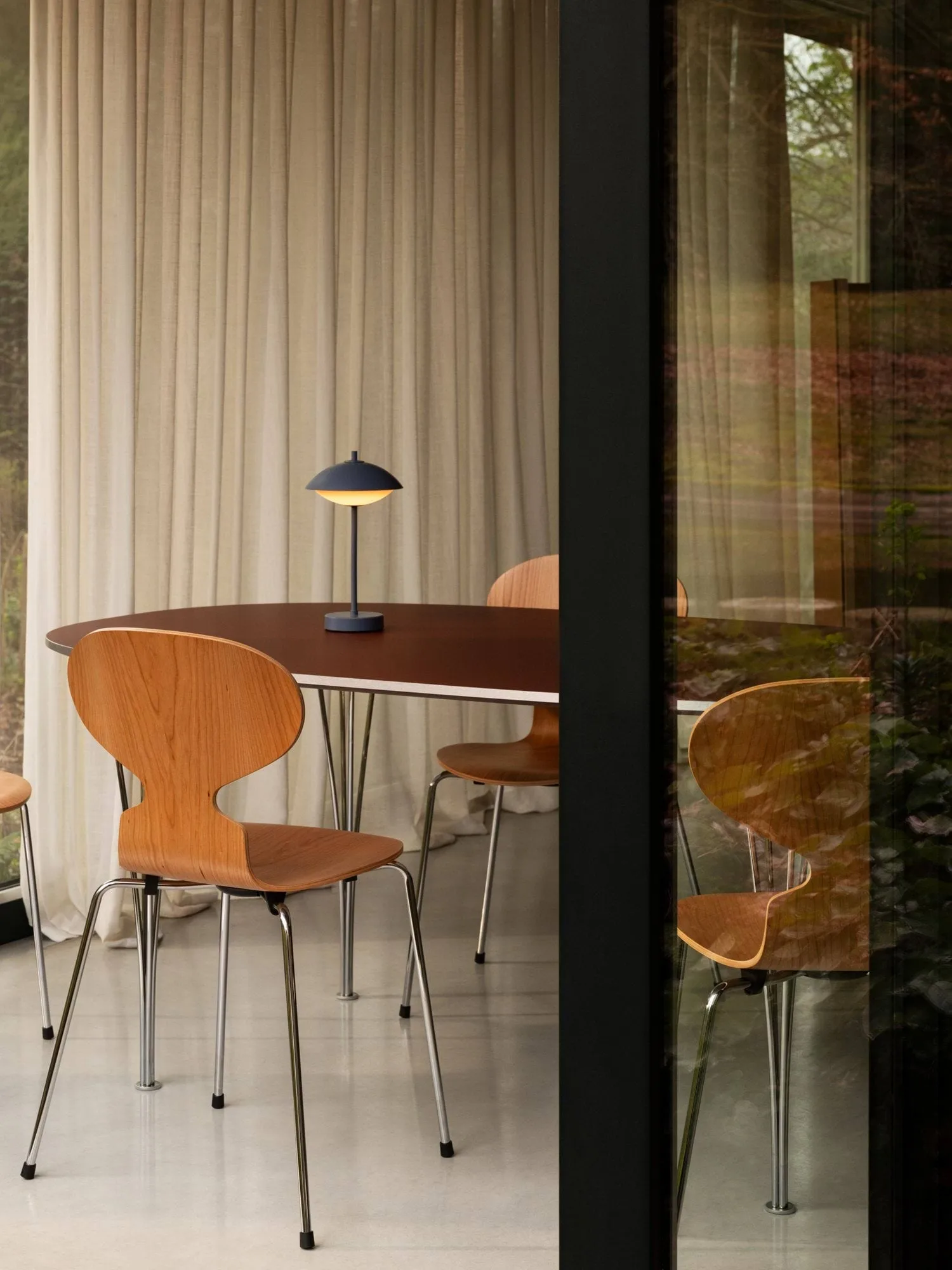Superellipse B616 spisebord 170x100 cm, Rusty red, 170x100x72 cm Fritz Hansen