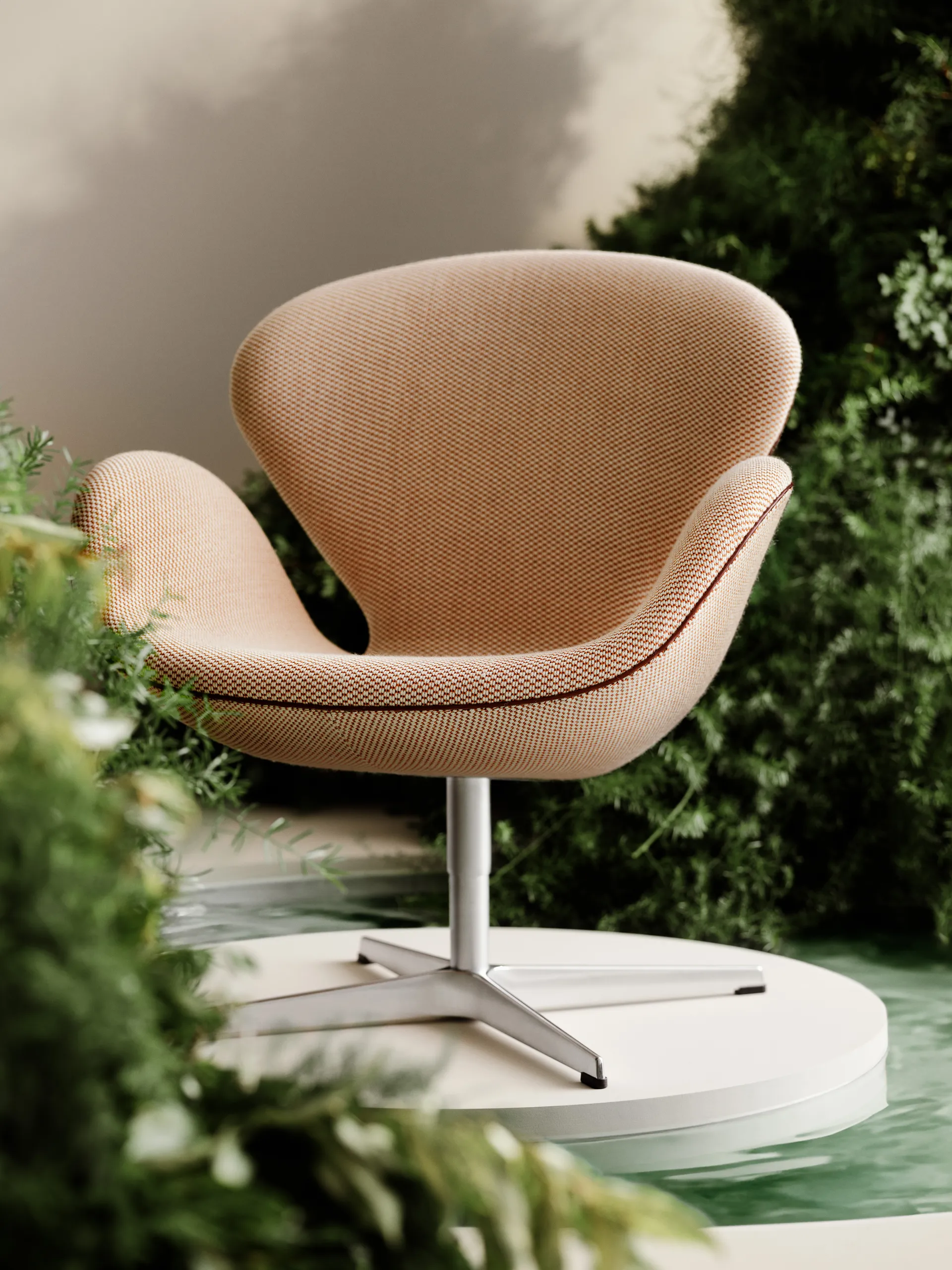 Svanen 3320 lenestol spesialutgave, Serpentine krem bronze-grace leather chestnut-børstet aluminium Fritz Hansen