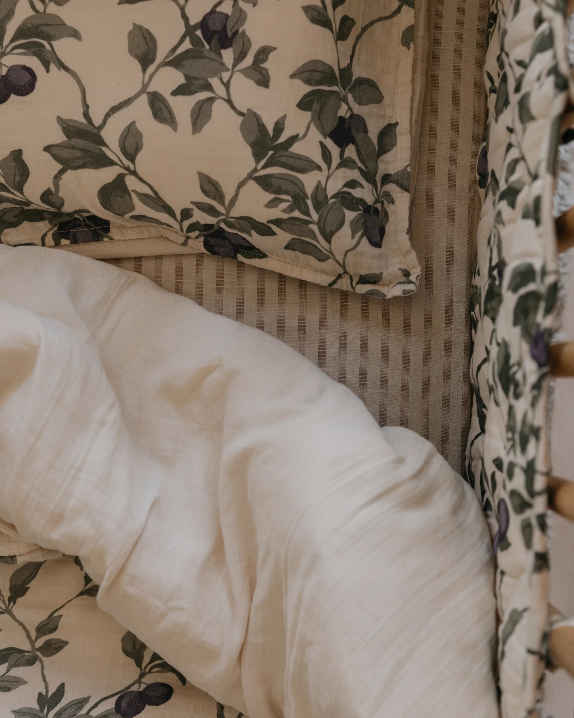 Plum Muslin sengesett junior, 100x140 cm/40x60 cm Garbo&Friends