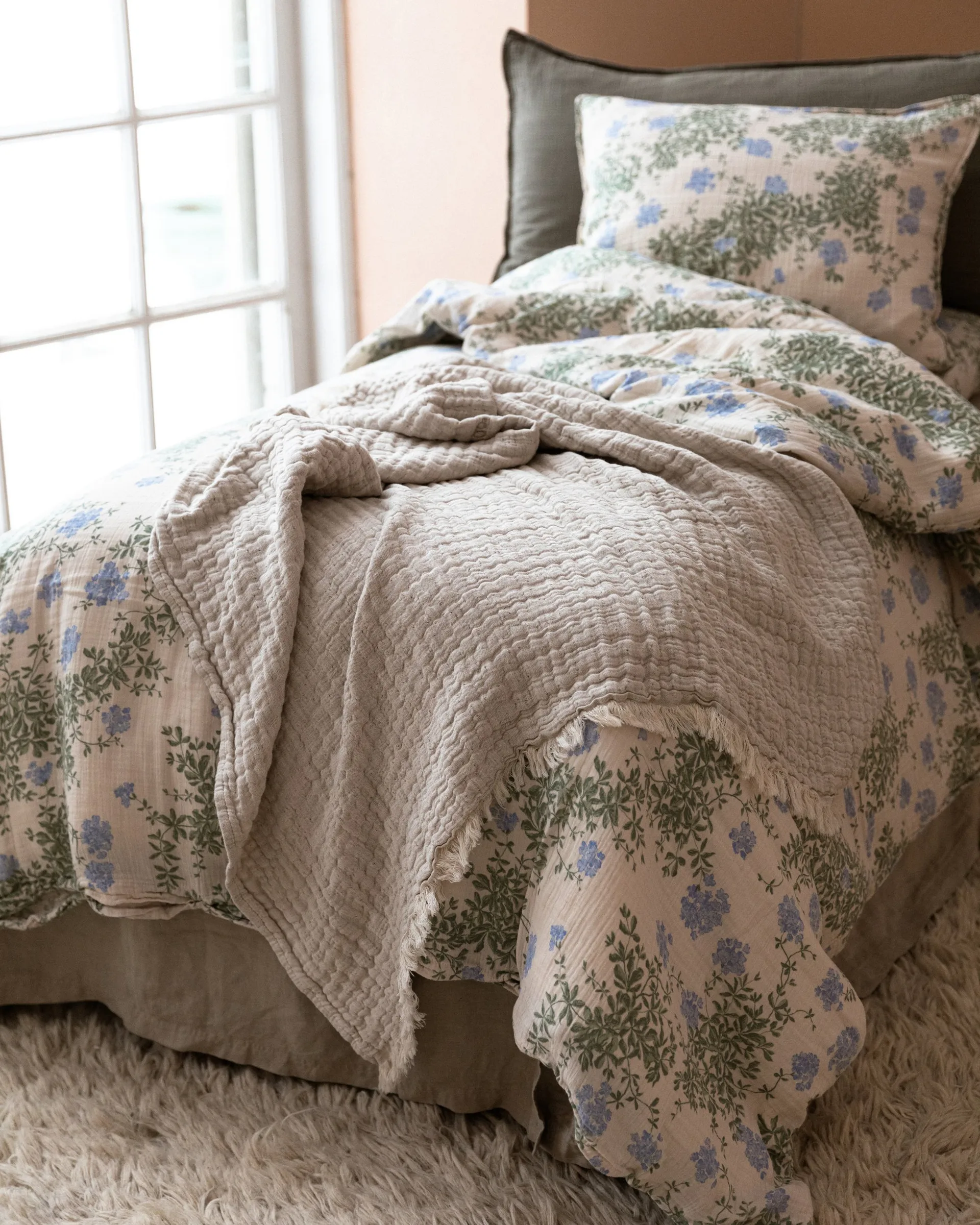 Plumbago Muslin sengesett, 150x210 cm/50x60 cm Garbo&Friends