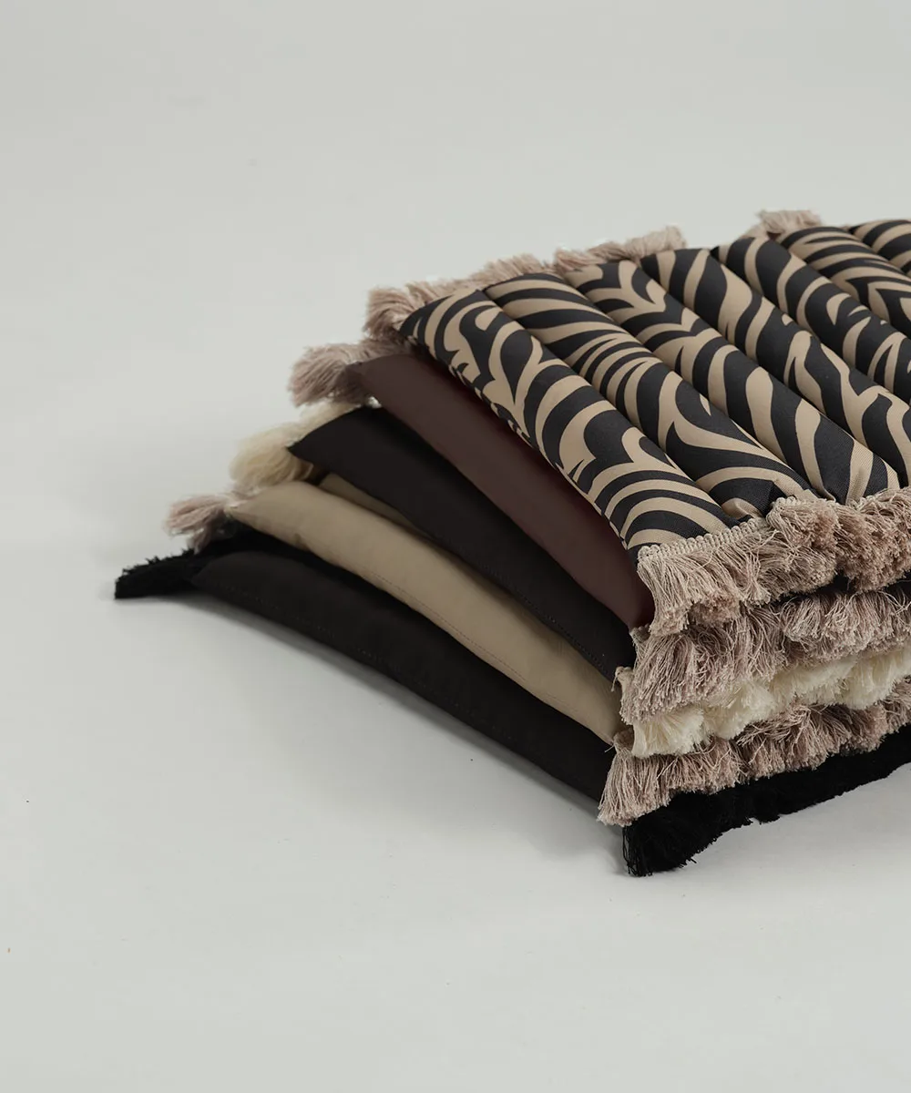 Garden Glory sittepute med frynser, Svart, offwhite frynser, 38x40 cm Garden Glory