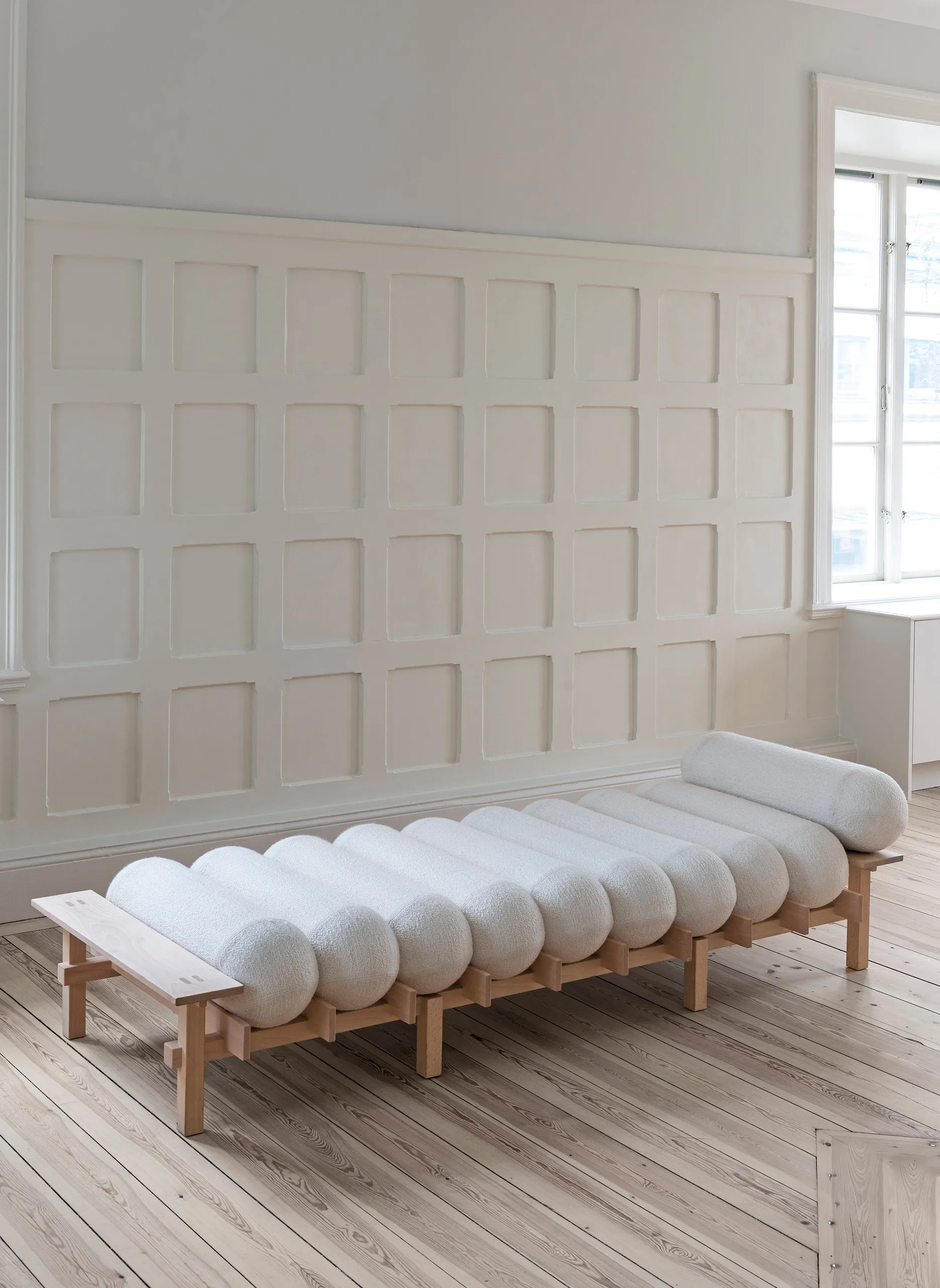 Dag Daybed, Bøk-Barnum bouclé 01 Off white Gärsnäs