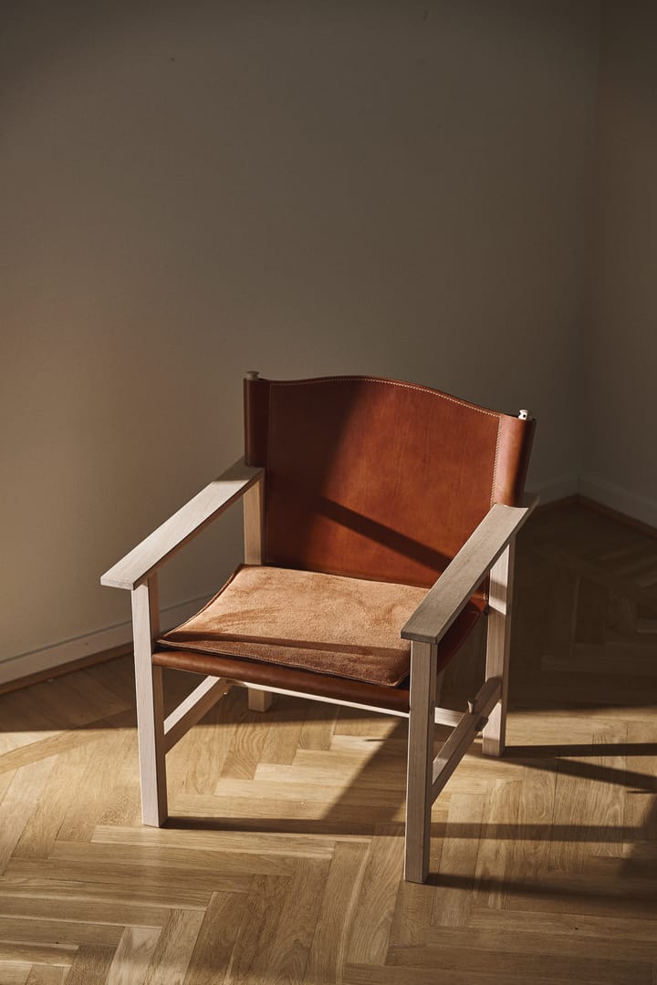 Ferdinand lenestol, Ubehandlet Eik-Tärnsjö skinn cognac Gärsnäs