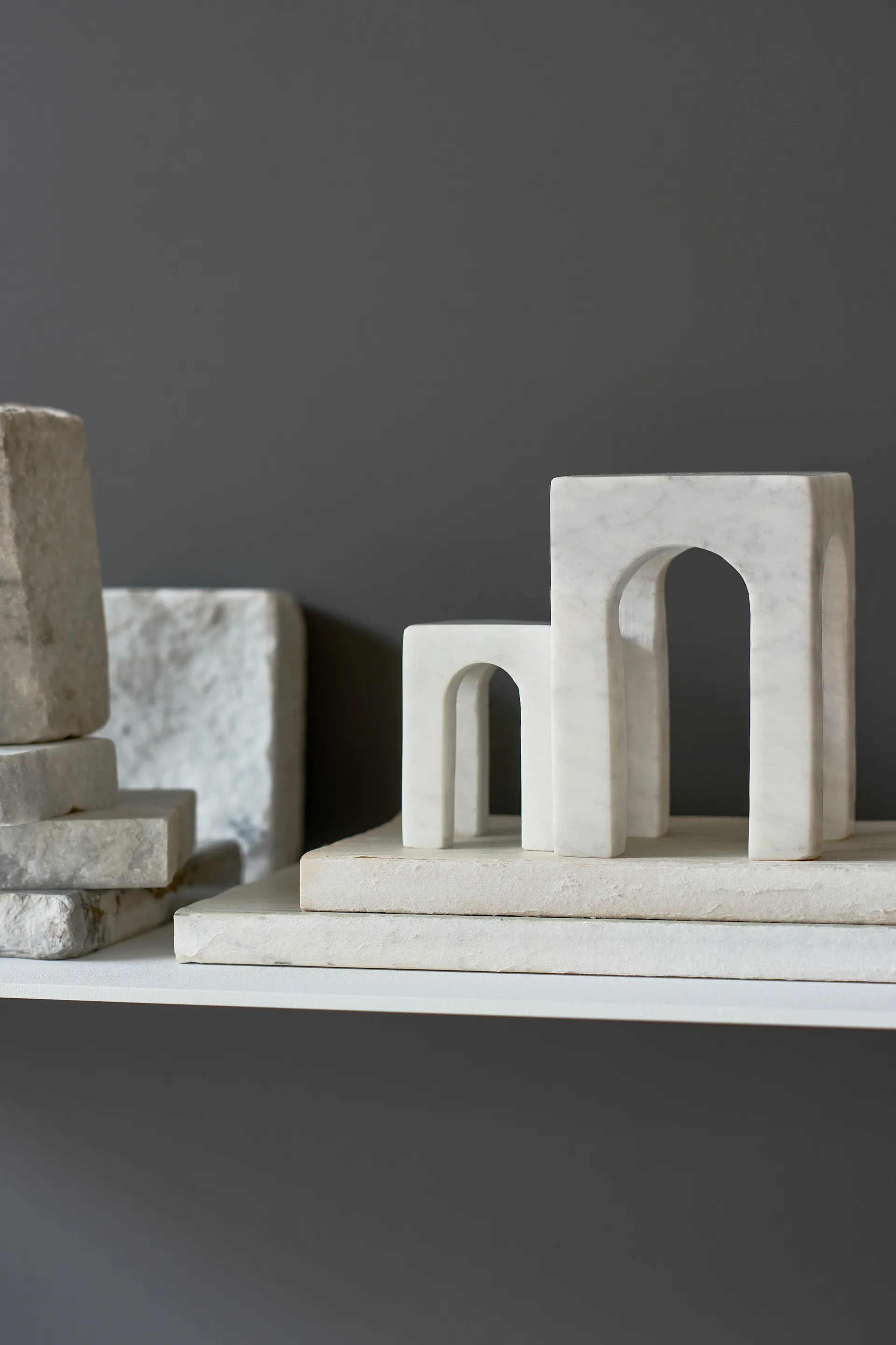 Arkis bokstøtte 3 deler, Hvit Gejst