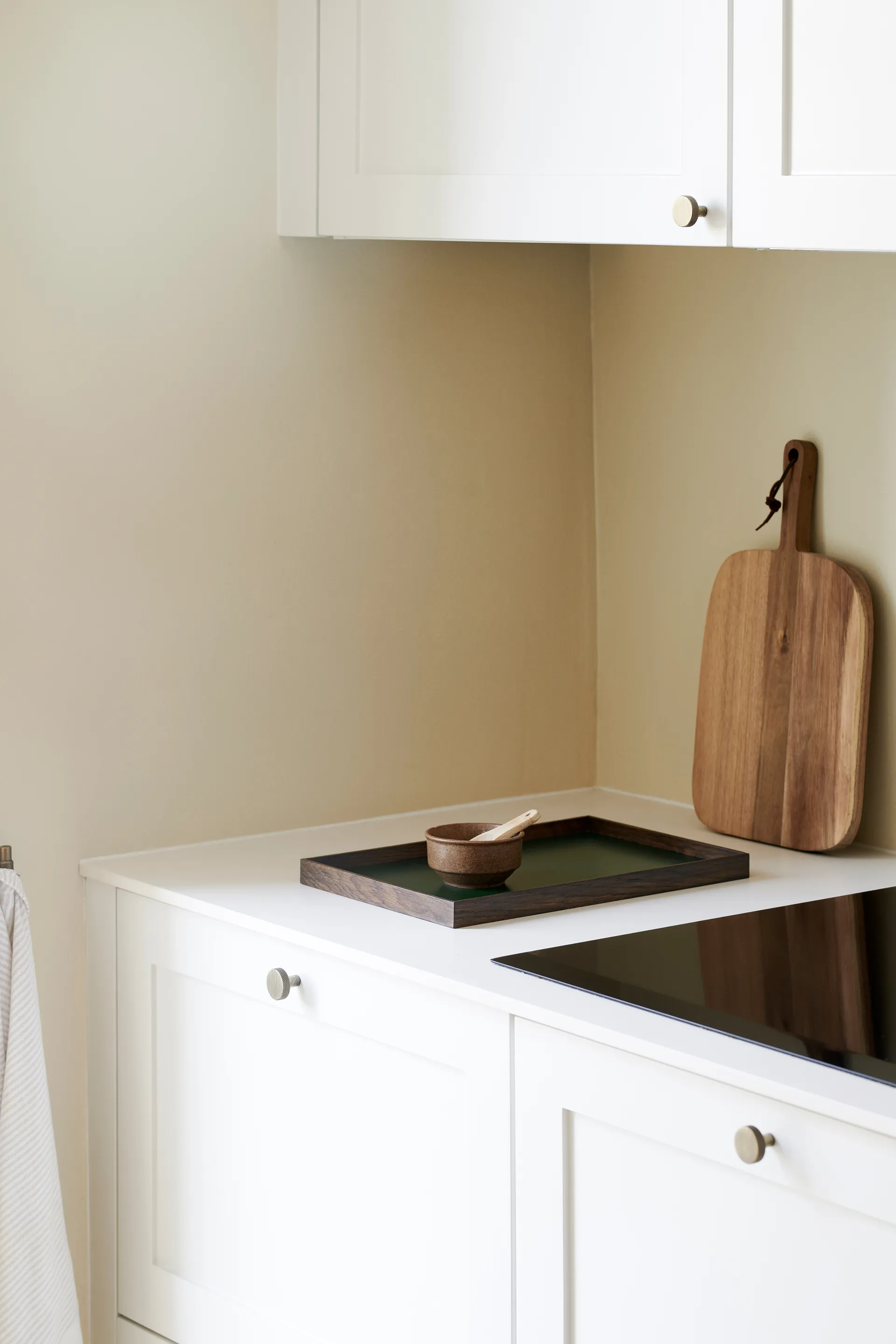 Frame brett medium 23 x 34 cm, Røkt eik-grønn Gejst