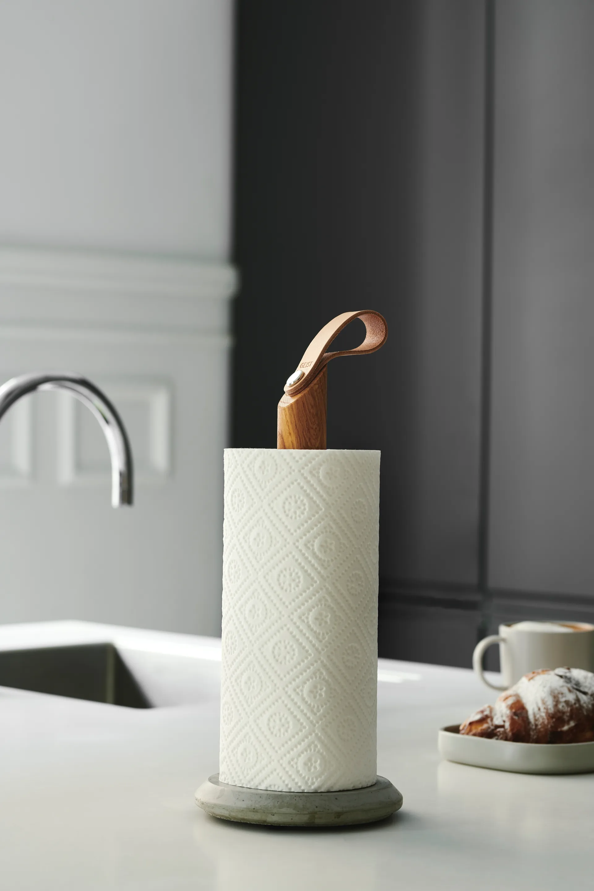 Grab tørkerullholder, Eik Gejst