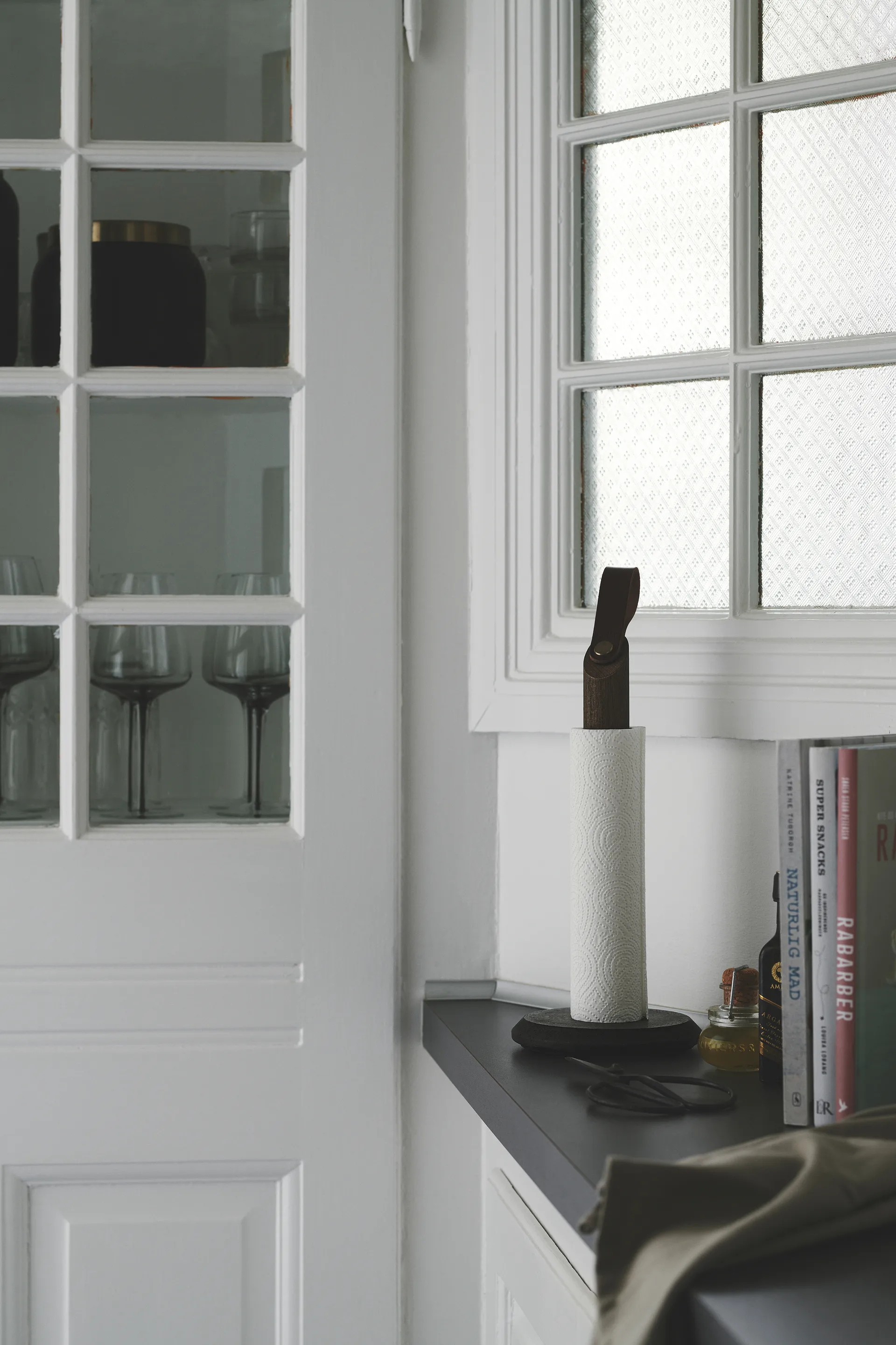 Grab tørkerullholder, Røkt eik Gejst