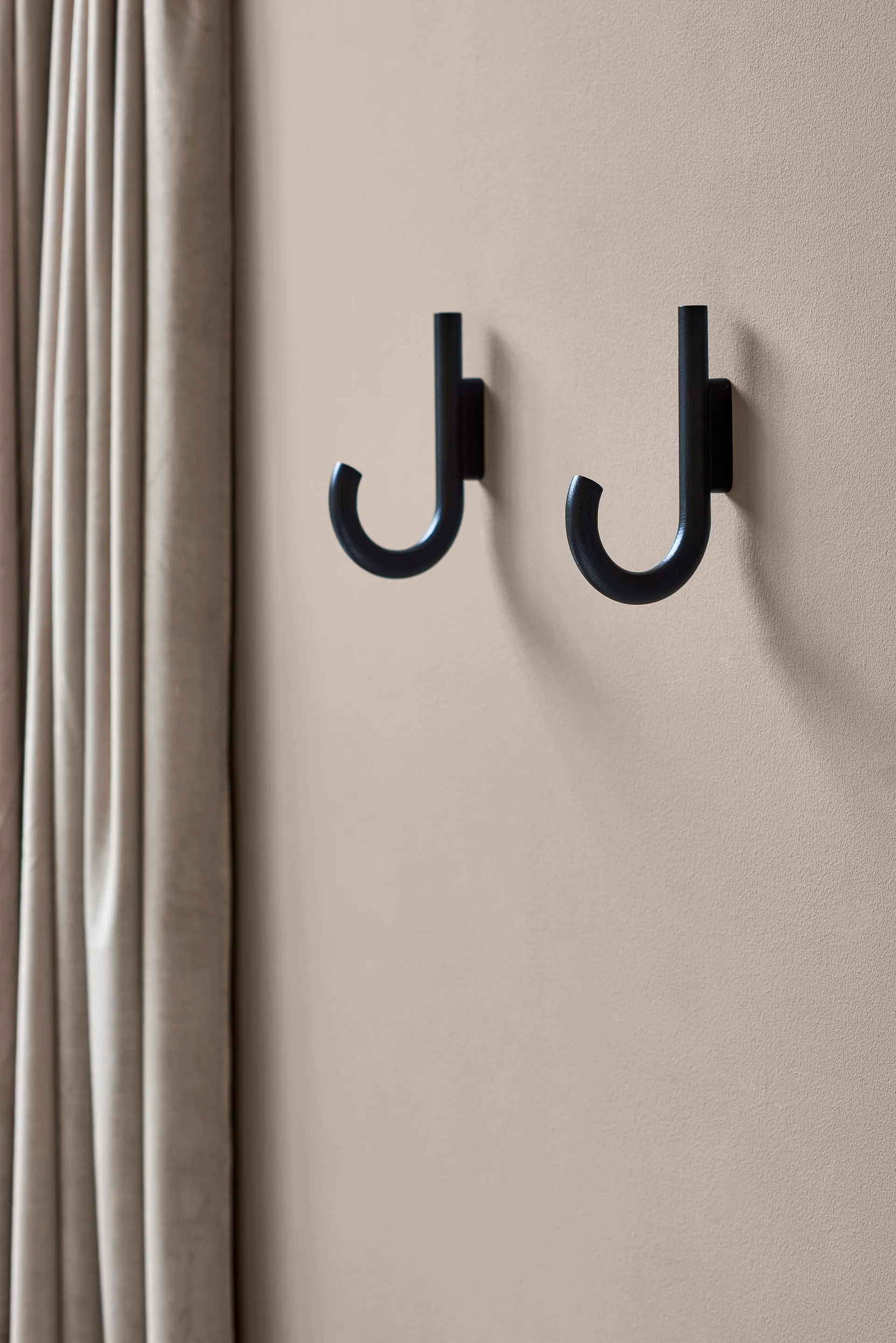 Hook krok 19 cm, Sortbeiset eik-svart Gejst