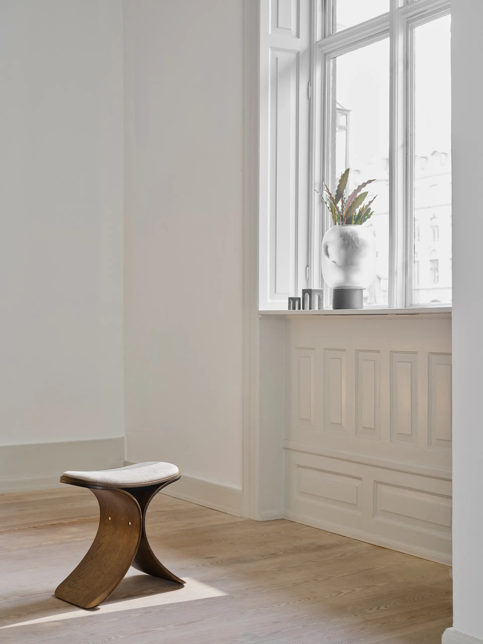 Luno krakk 48x28x72 cm, Mørk eik–mørk beige tekstil Gejst