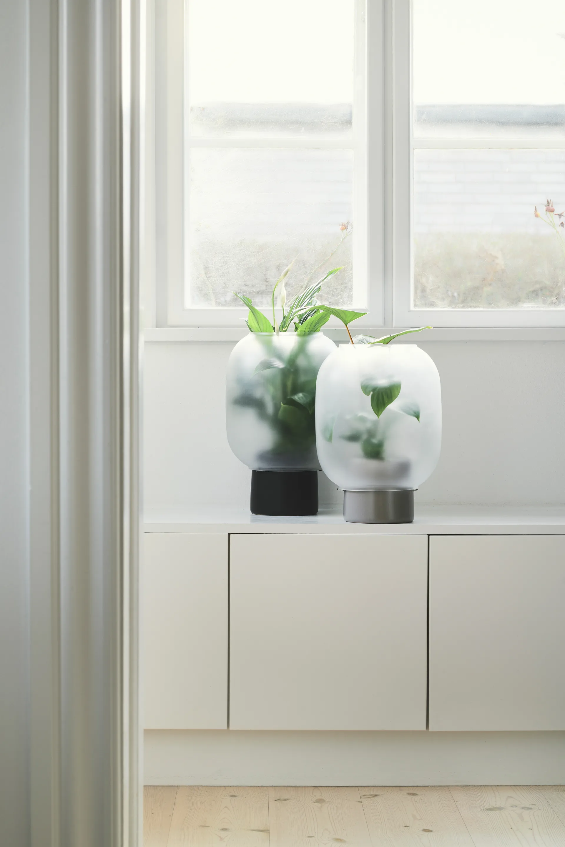 Nebl krukke med frostet glass Ø 26 cm, Sort Gejst