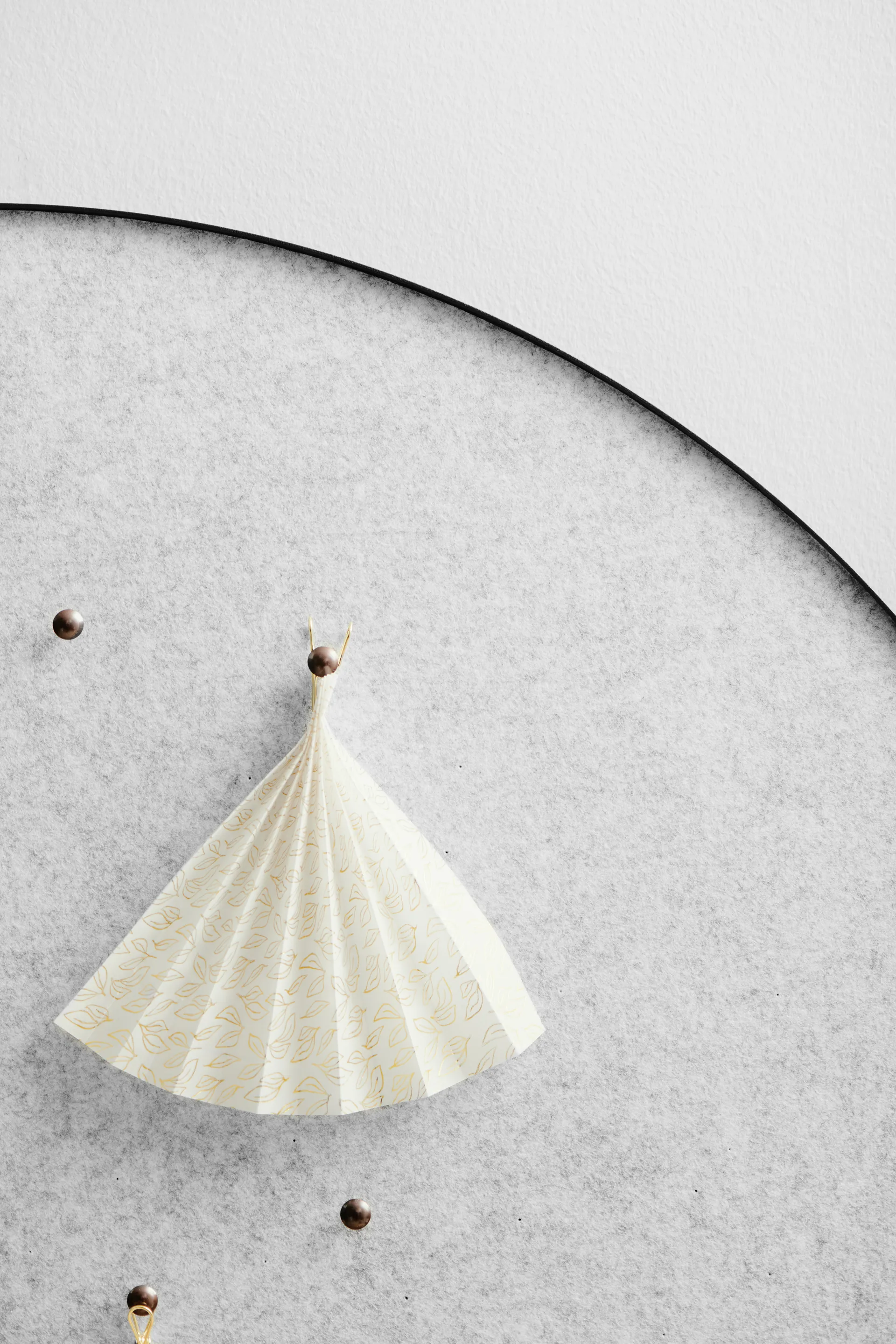 Retell pinboard oppslagstavle Ø 80 cm, Lysegrå Gejst