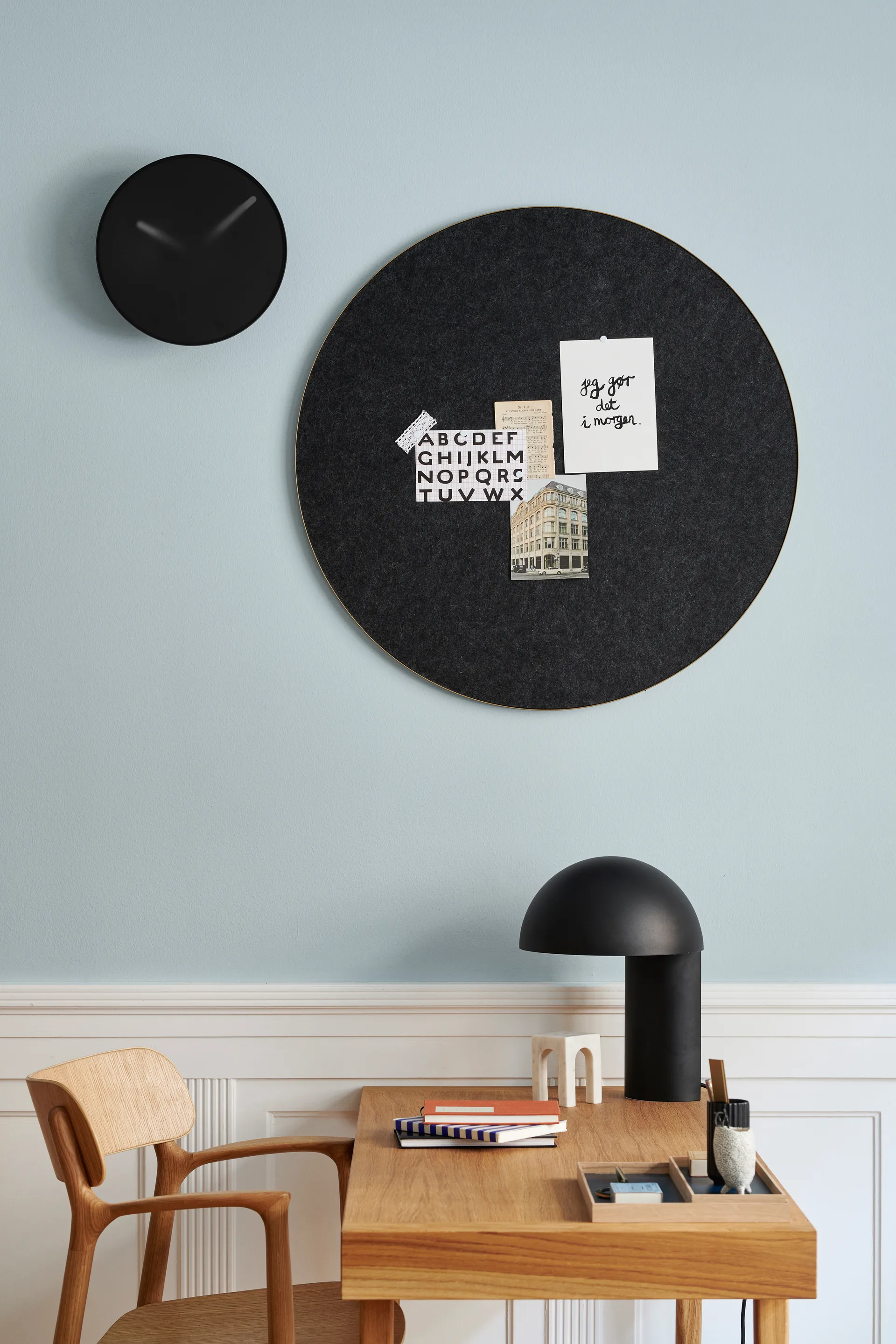 Retell pinboard oppslagstavle Ø 80 cm, Svart-messing Gejst