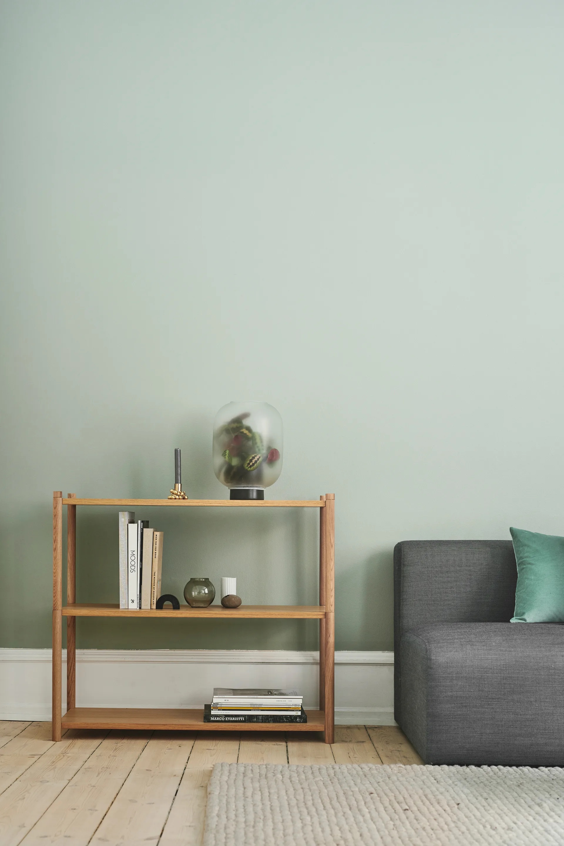 Sceene bookcase A, Lys eik Gejst