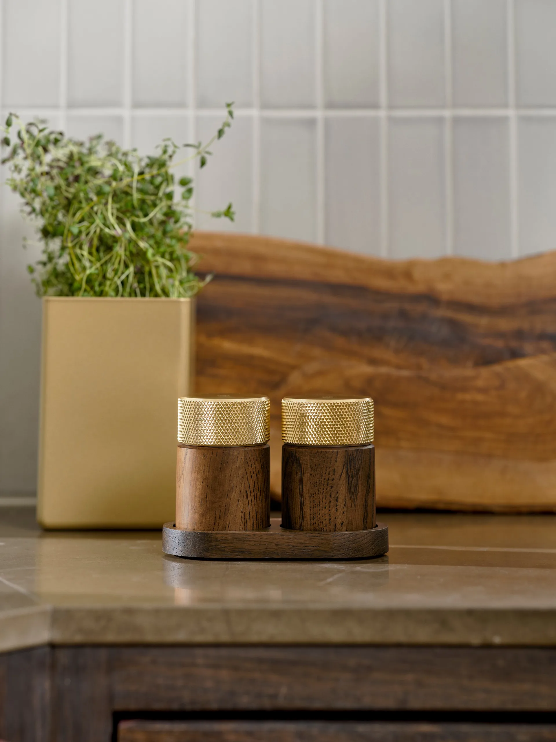 Sina salt- og pepperkvern 6 cm, Mørk ask-messing Gejst