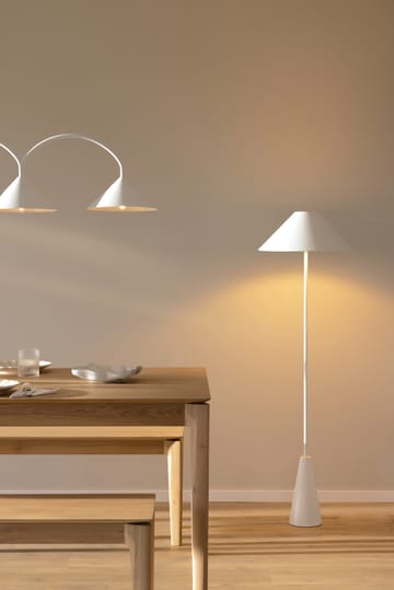Cannes gulvlampe 140 cm - Hvit - Globen Lighting