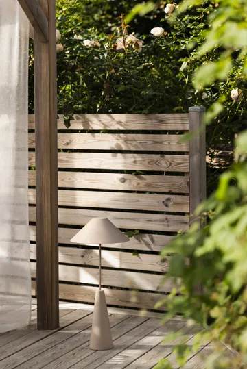 Cannes portabel gulvlampe - Mud - Globen Lighting