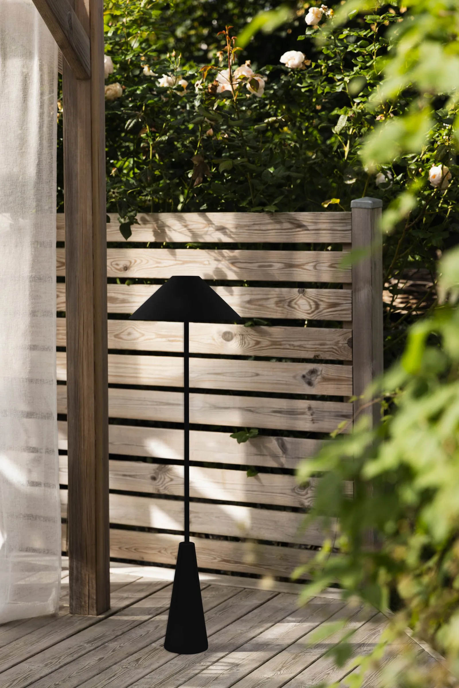 Cannes portabel gulvlampe, Svart Globen Lighting