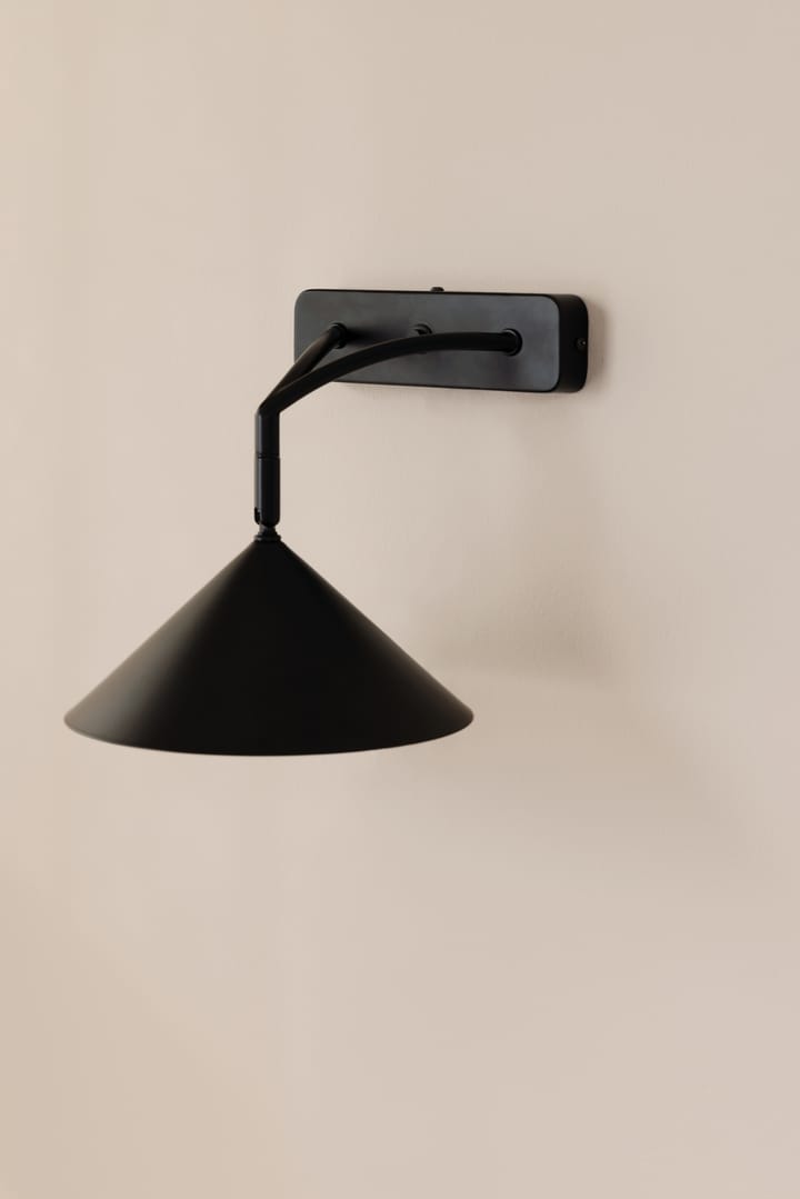 Curve vegglampe, Svart Globen Lighting
