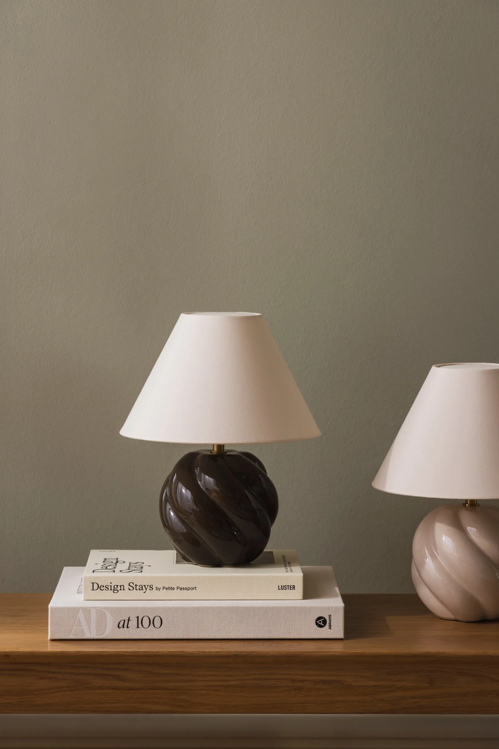 Dahlia bordlampe, Beige Globen Lighting