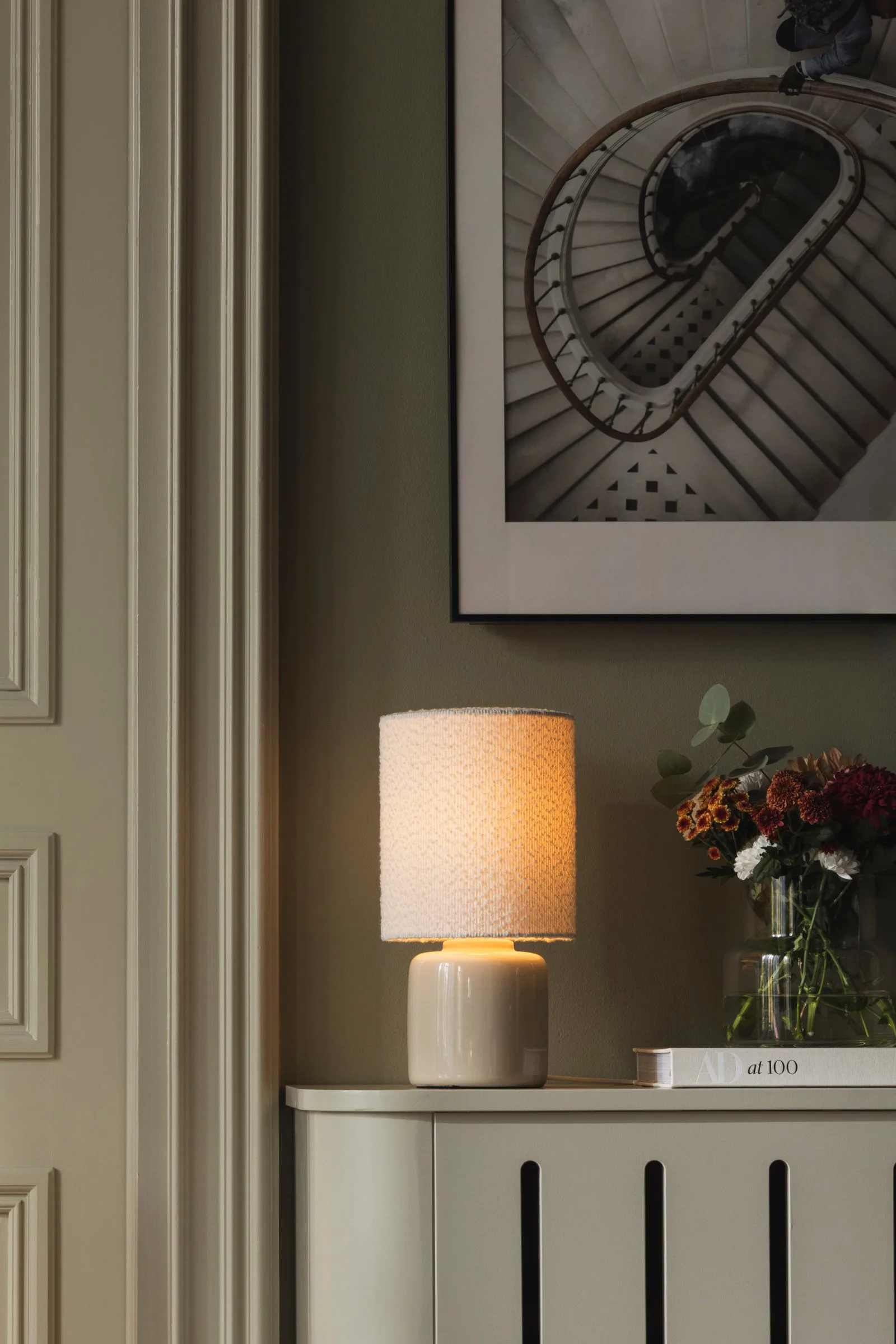 Florian bordlampe, Hvit bouclé/beige, Ø20x39 cm Globen Lighting