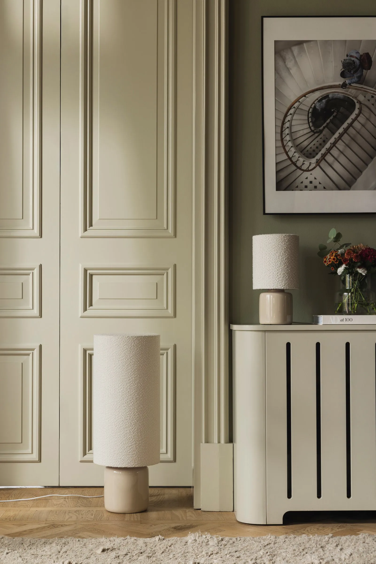 Florian gulvlampe, Hvit bouclé/beige, Ø30x80 cm Globen Lighting