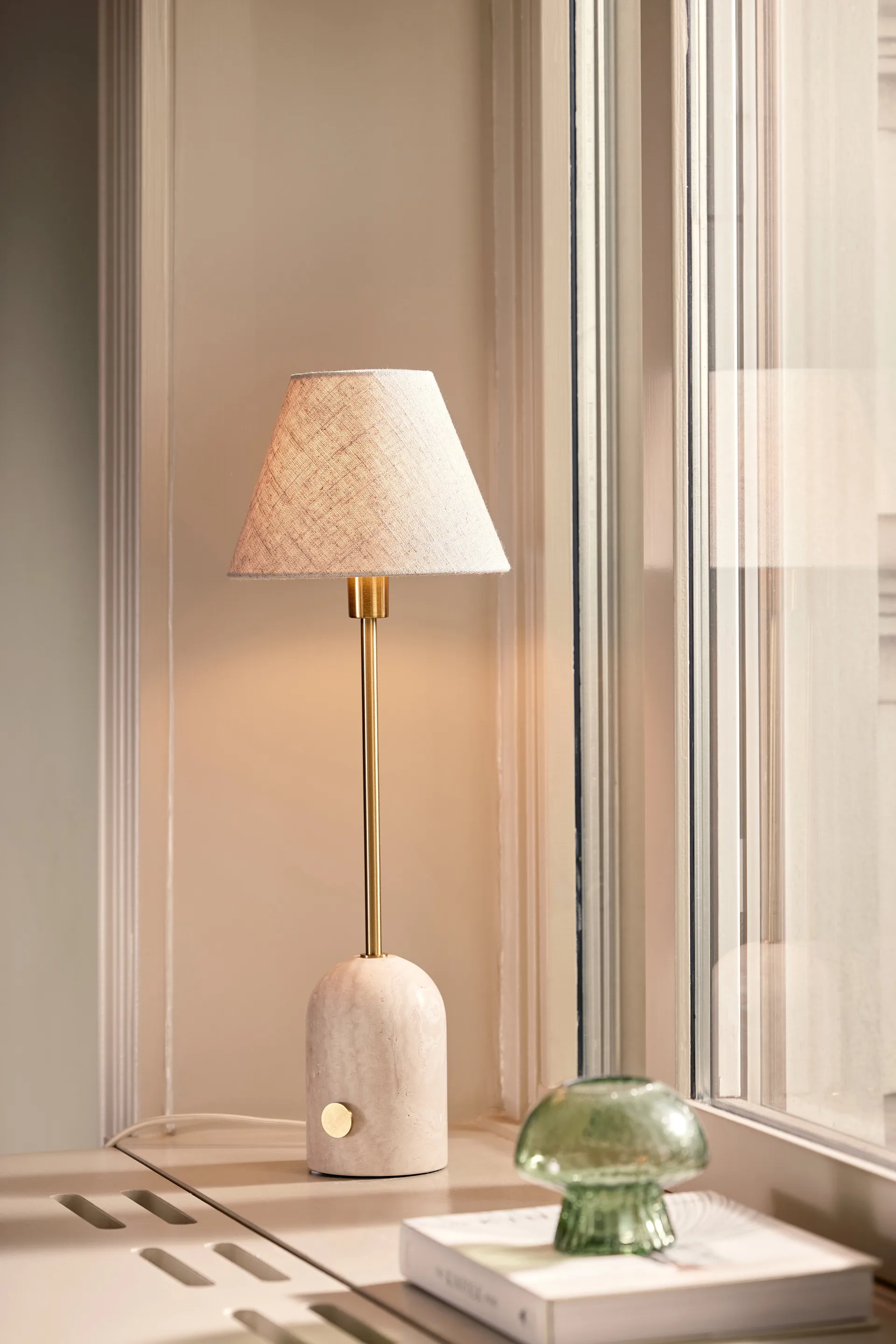 Gino 20 bordlampe, Travertin Globen Lighting
