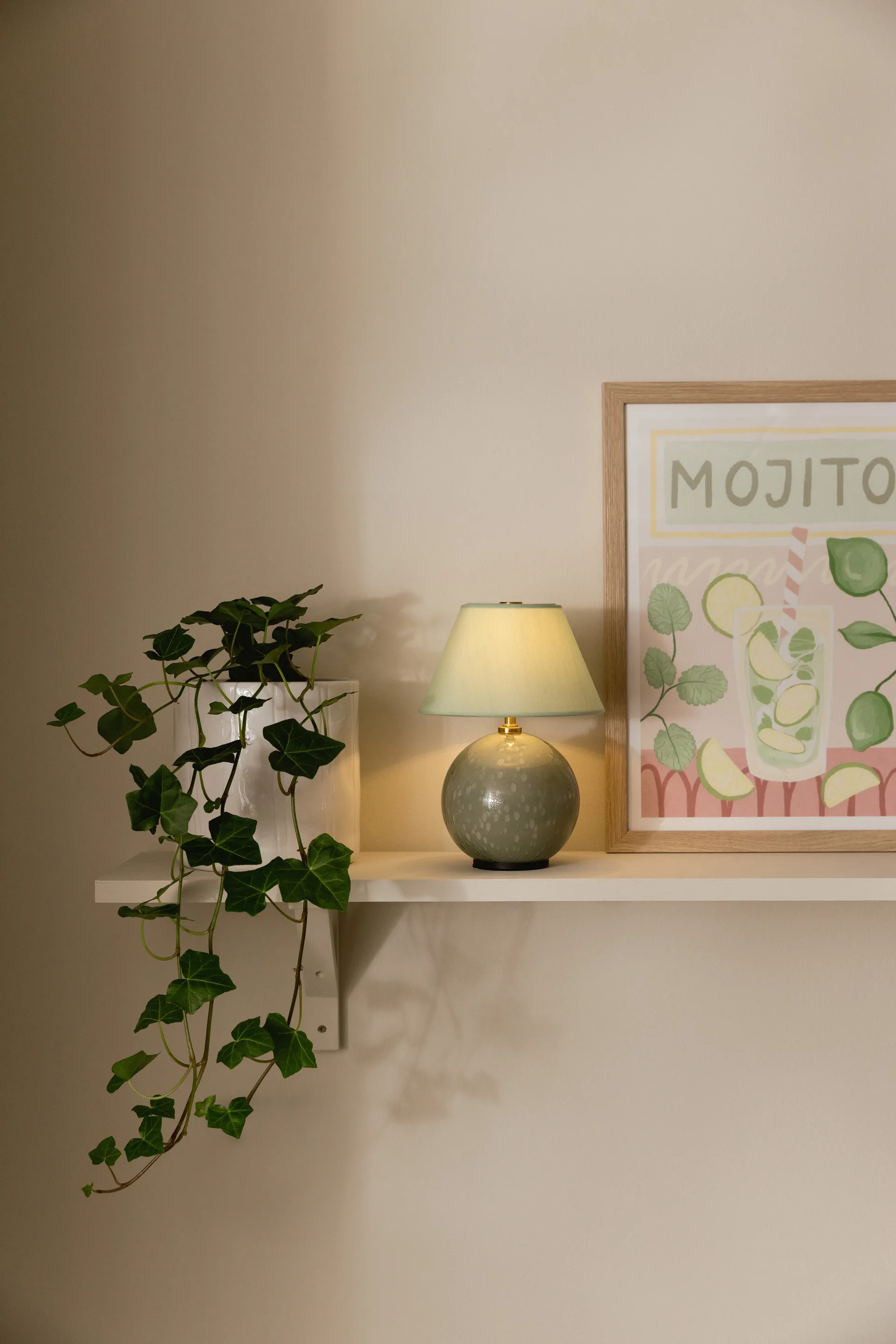 Iris 16 portabel bordlampe, Grønn Globen Lighting