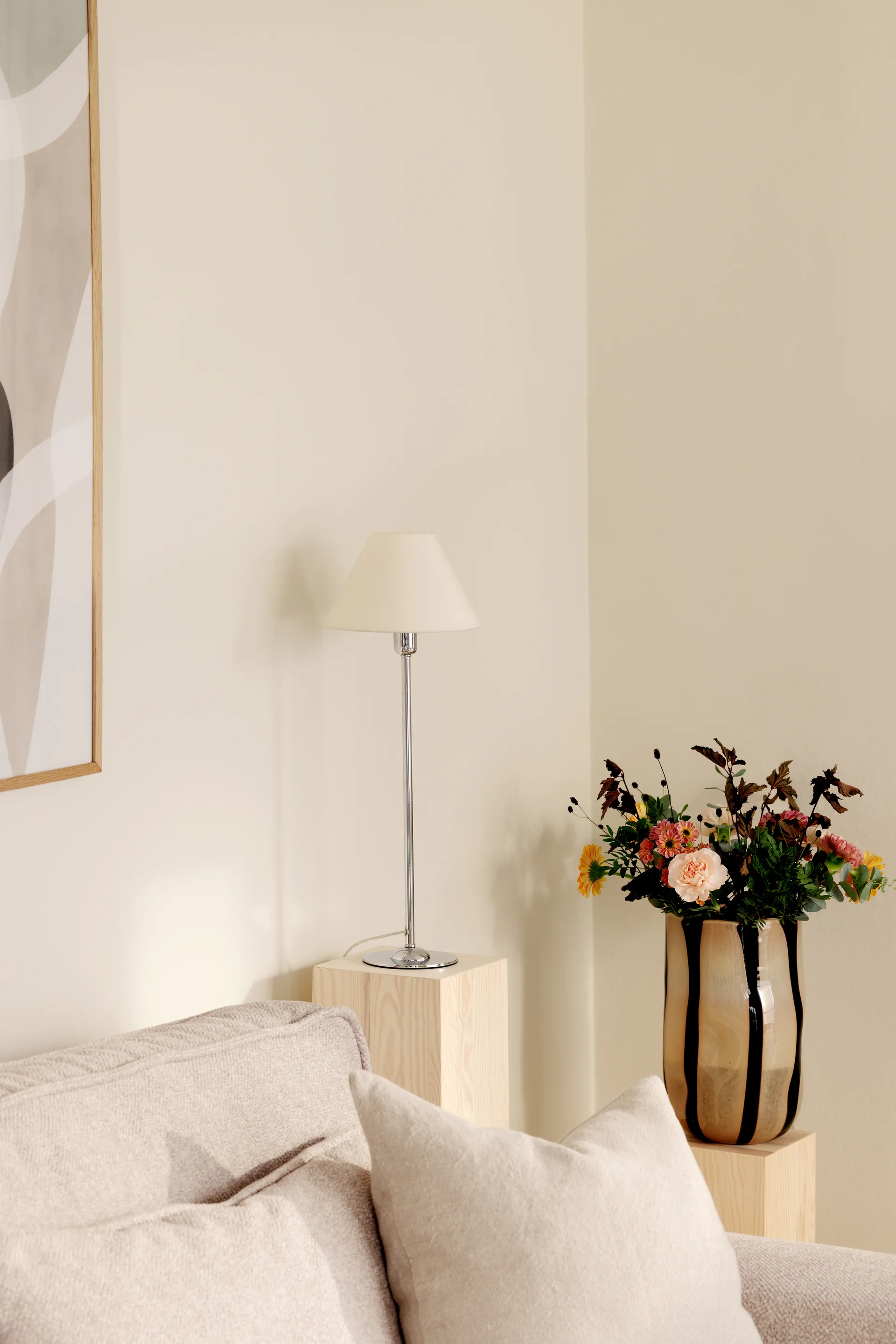 Iris 20 lampeskjerm, Creme Globen Lighting