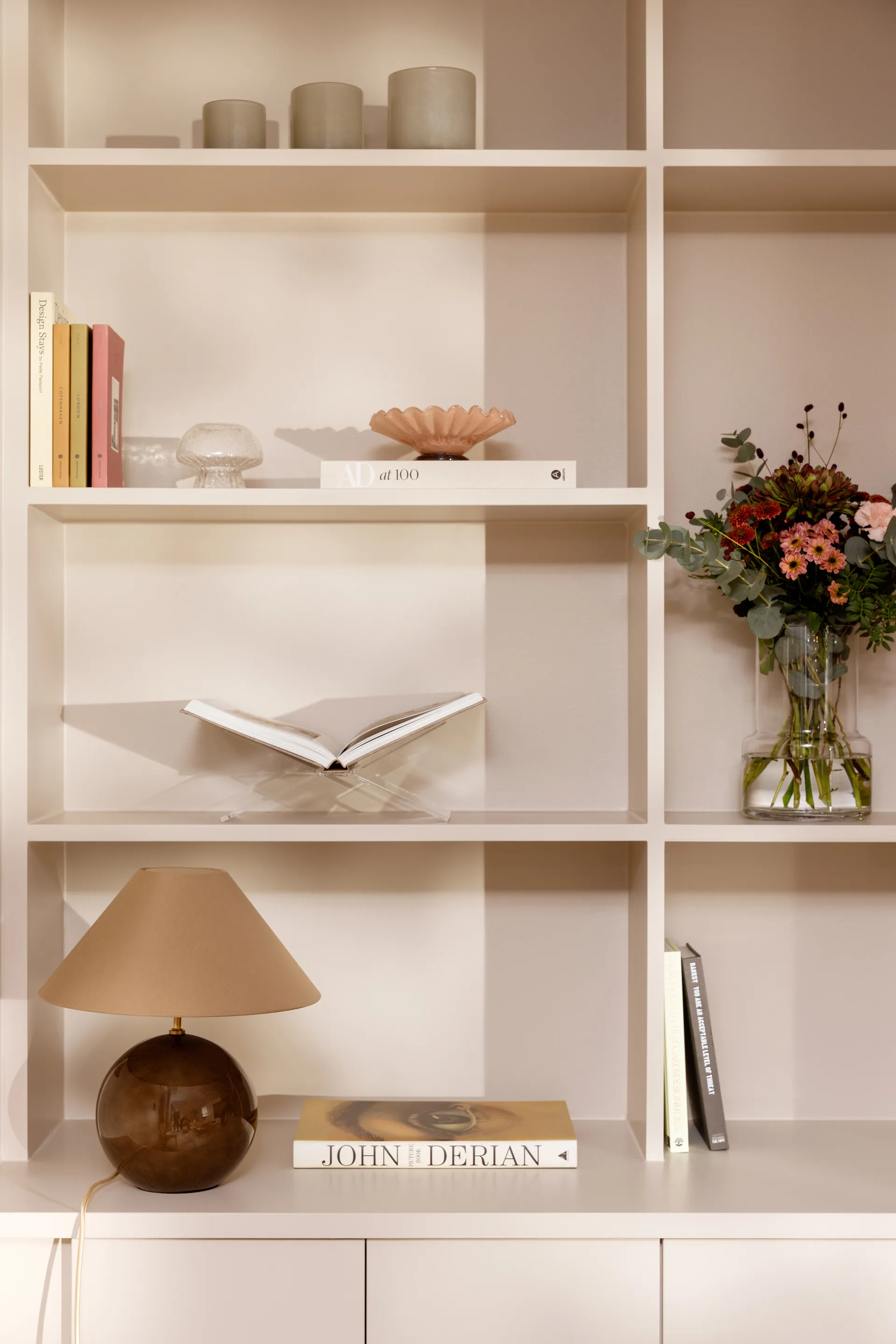 Iris 35 bordlampe 39 cm, Mocha Globen Lighting