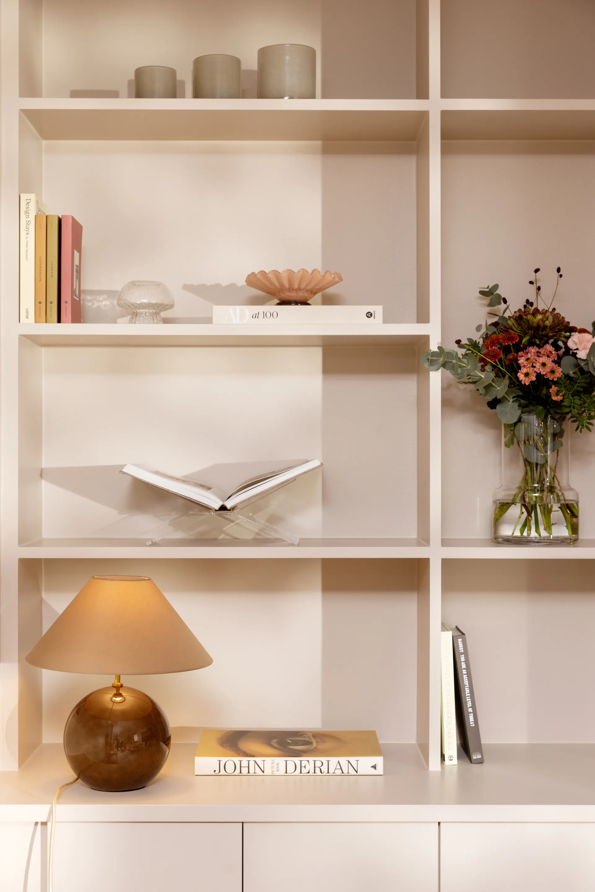 Iris 35 bordlampe 39 cm, Mocha Globen Lighting