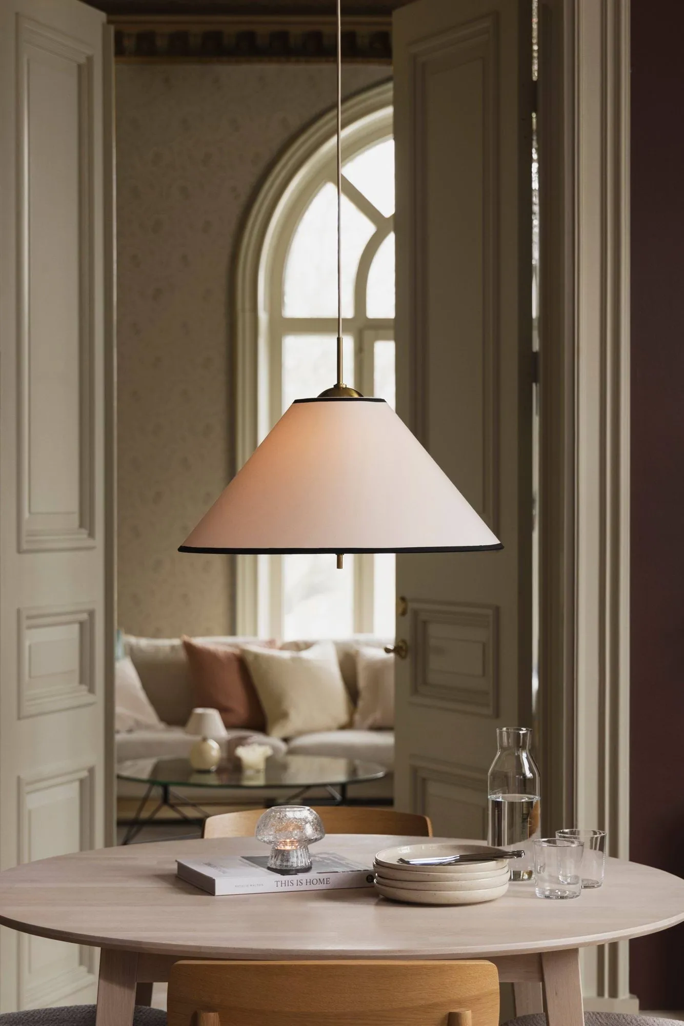Iris pendel 50, Creme-noir (hvit-gullfarget) Globen Lighting