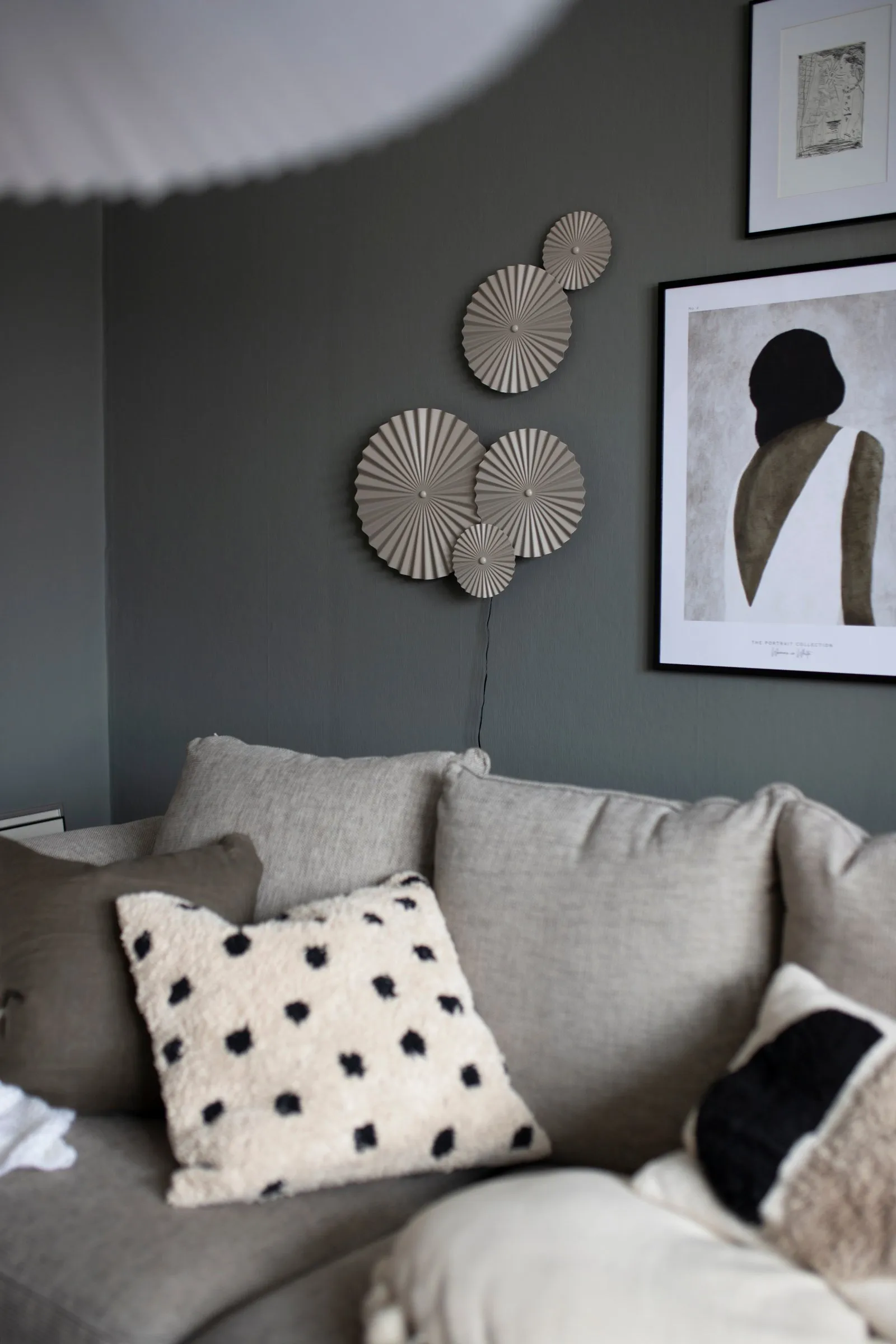 Omega vegglampe, Mud Globen Lighting