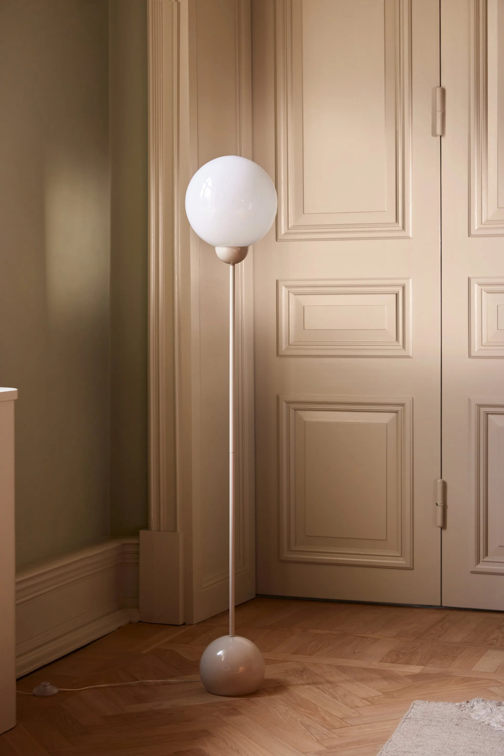 Ripley gulvlampe, Beige Globen Lighting