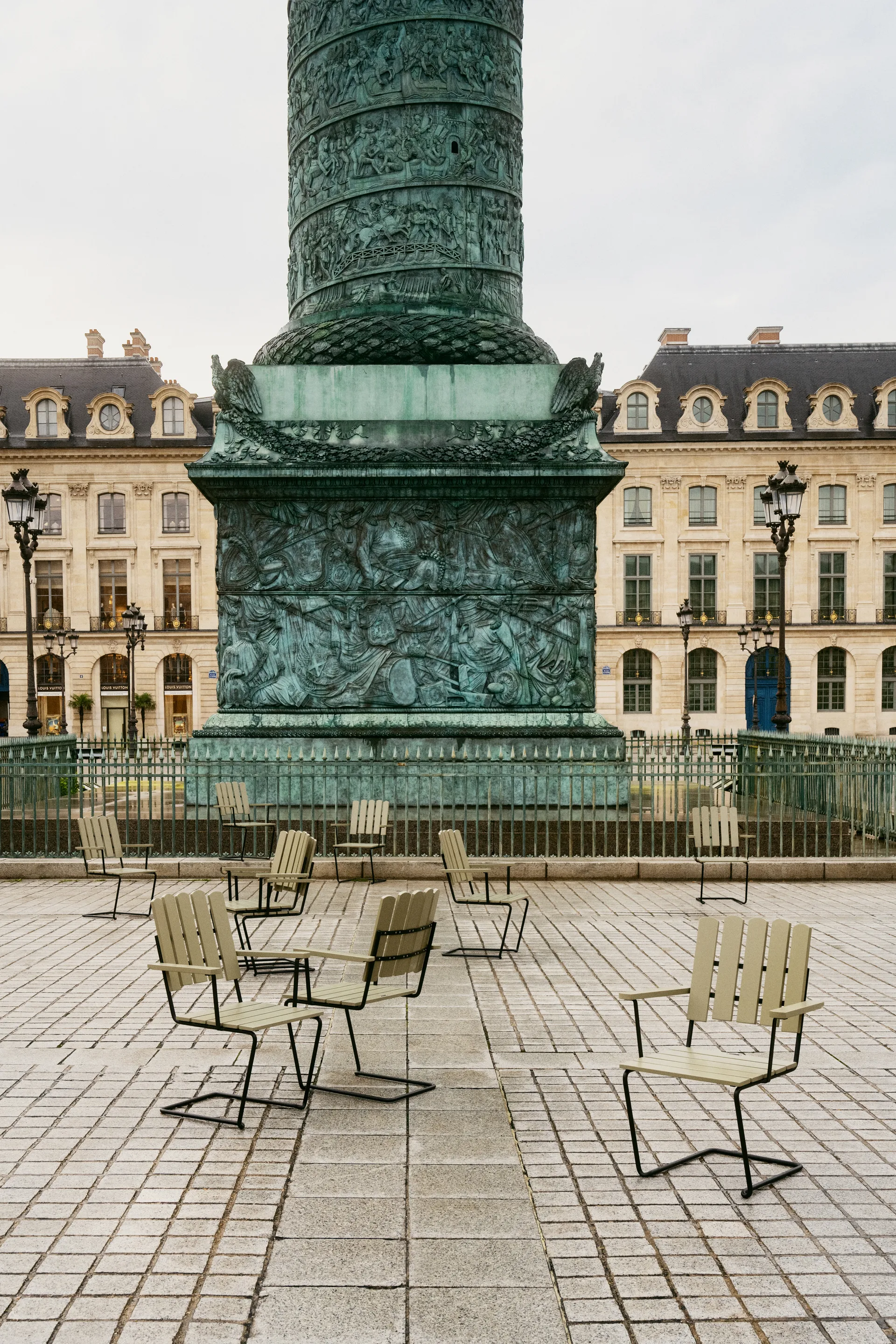 A2 lenestol, Lysegrønn eik-svart Grythyttan Stålmöbler