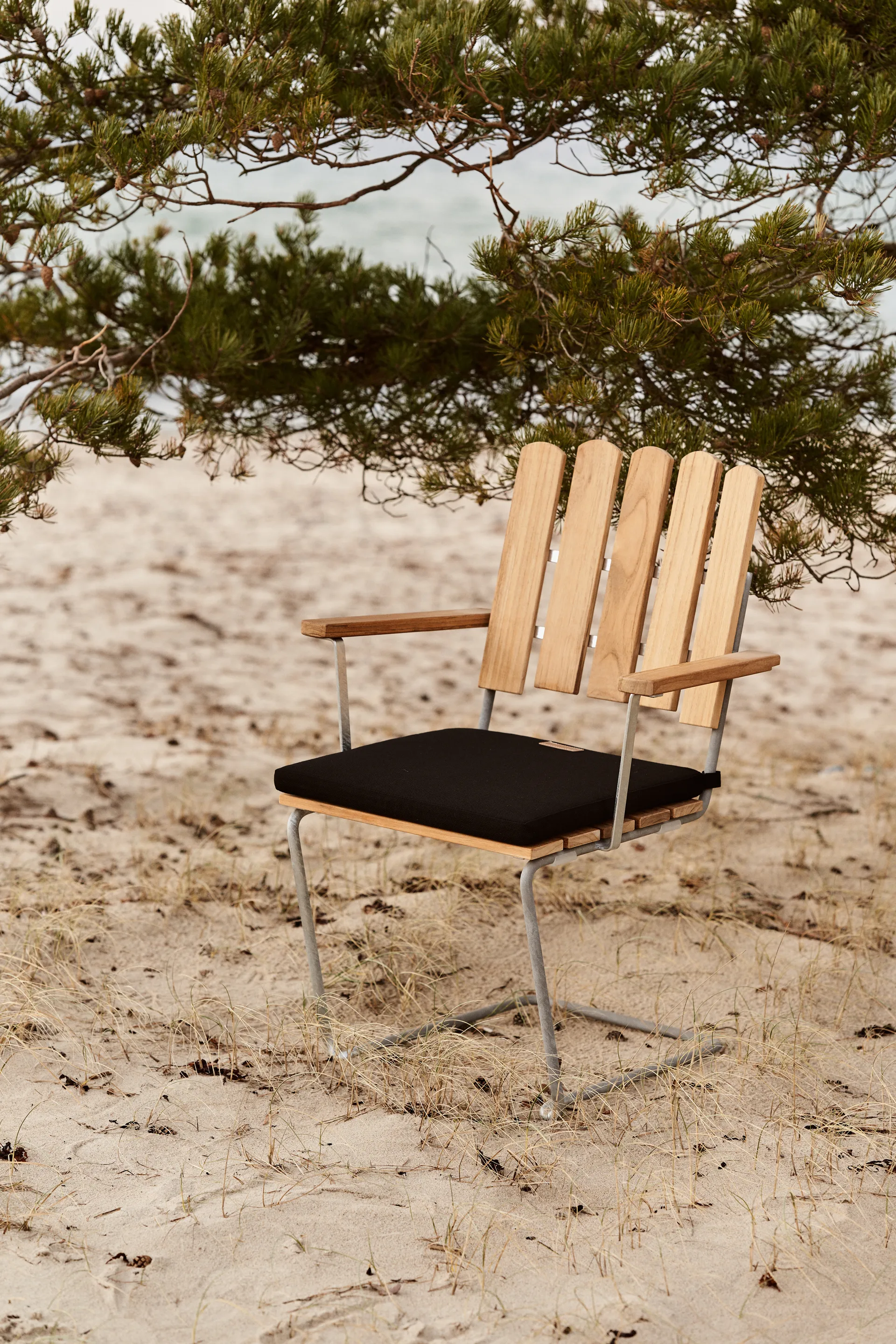 A2 sittepute, Stoff svart Grythyttan Stålmöbler