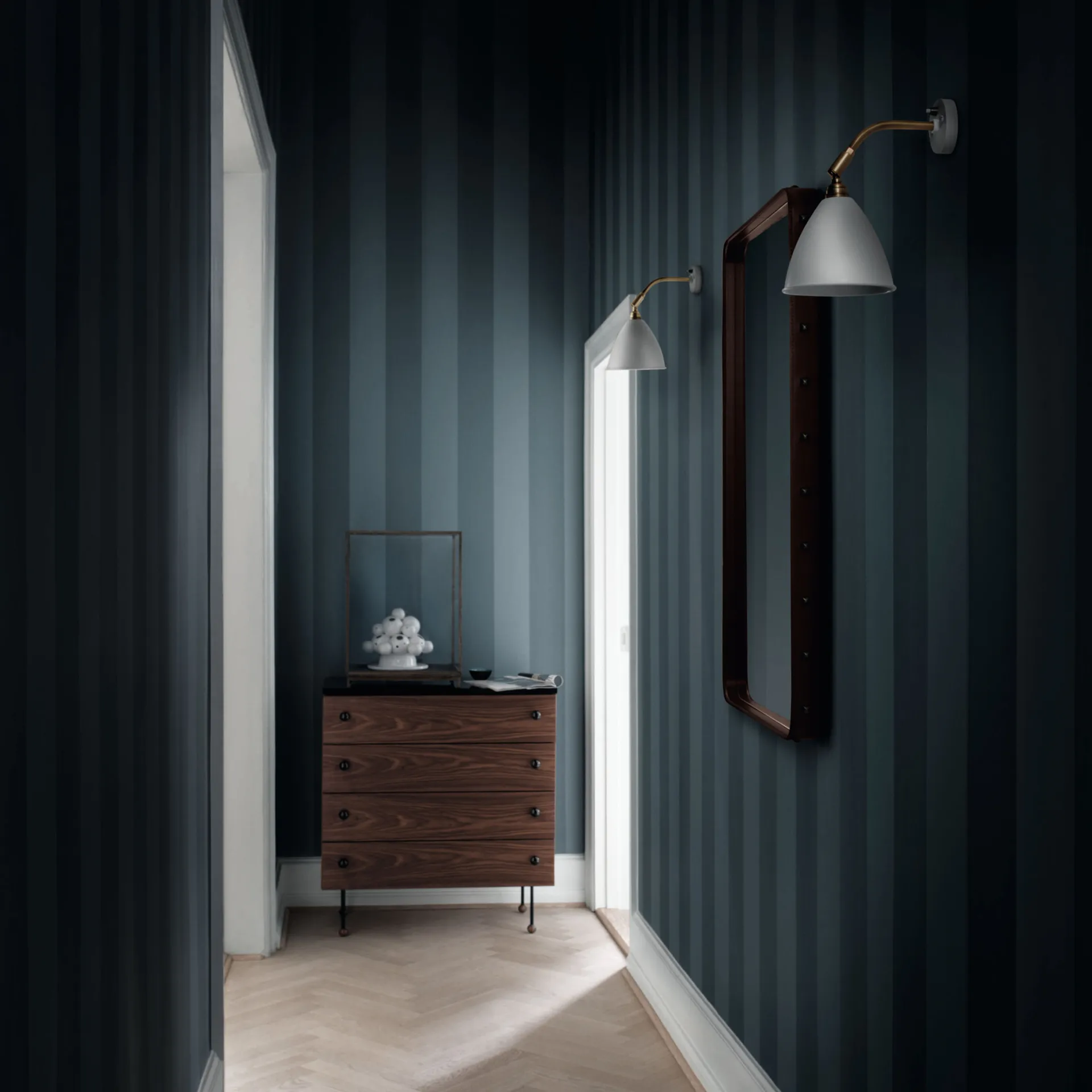 62 Dresser kommode, american walnut, 3 skuffer GUBI